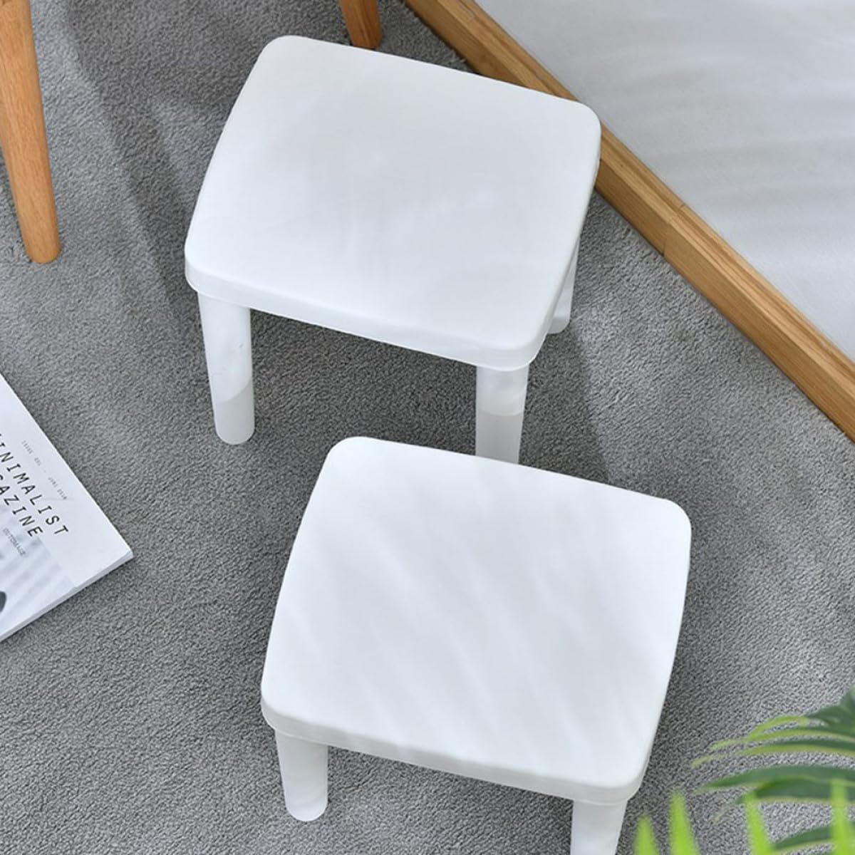 Milisten Sgabello Antiscivolo per Ragazzi, Sgabello da Bagno Bianco in Plastica, Struttura Triangolare Stabile, Design Cavo, per Wc e Casa