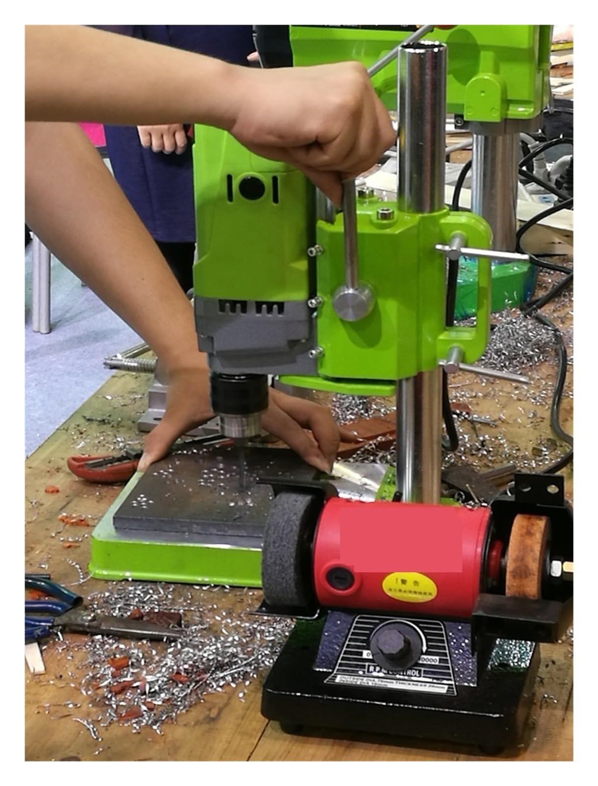 Wiertarka Stołowa, Elektryczna Wiertarka Stołowa 710W Mini Wiertarka Zmienna Prędkość 1.5-13mm Wiercenie Dla Majsterkowiczów Drewno Metalowe Elektronarzędzia