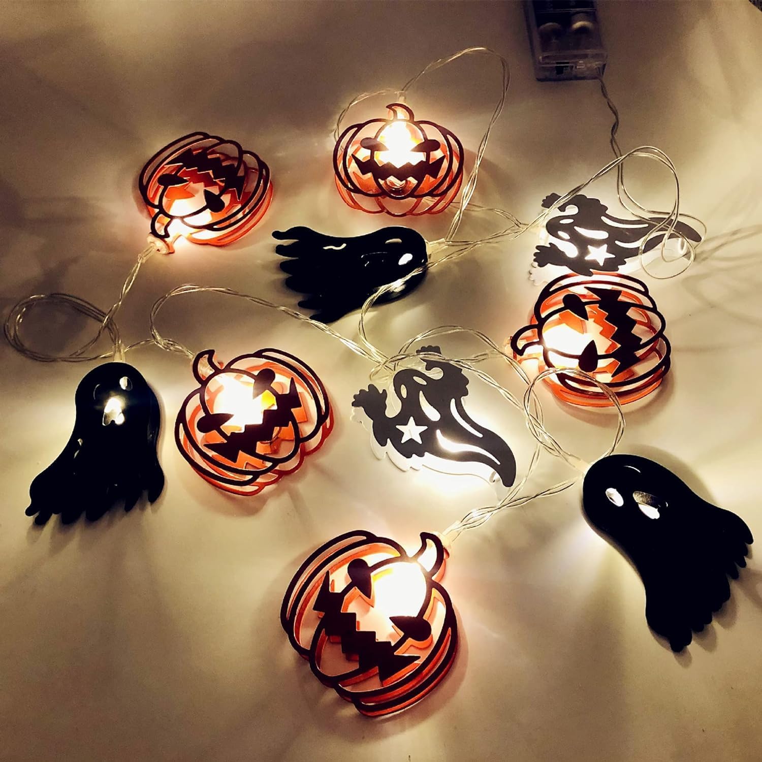 Hystyfu Halloween Lights 10 LED White Ghost Black Ghost Orange Pumpkin String Lights Battery Operated, Halloween Decor Home Party Outdoor Indoor(Orange Lights)