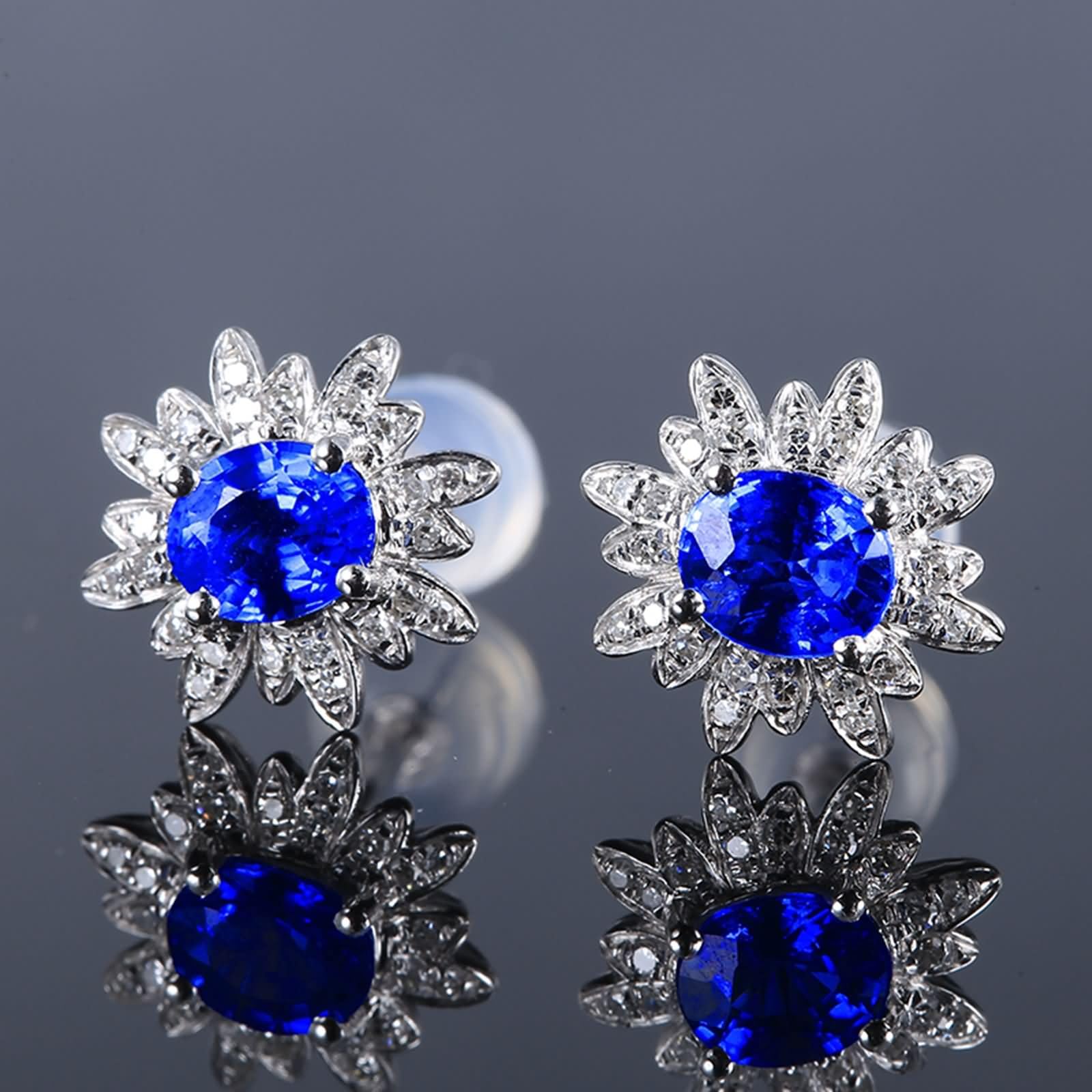 Weißgold 375/585 / 750 Ohrringe Hochzeit Damen, Blume und Oval mit Erstellter Saphir 0,9 Karat und Moissanit, Frauen Ohrring Blau Silber