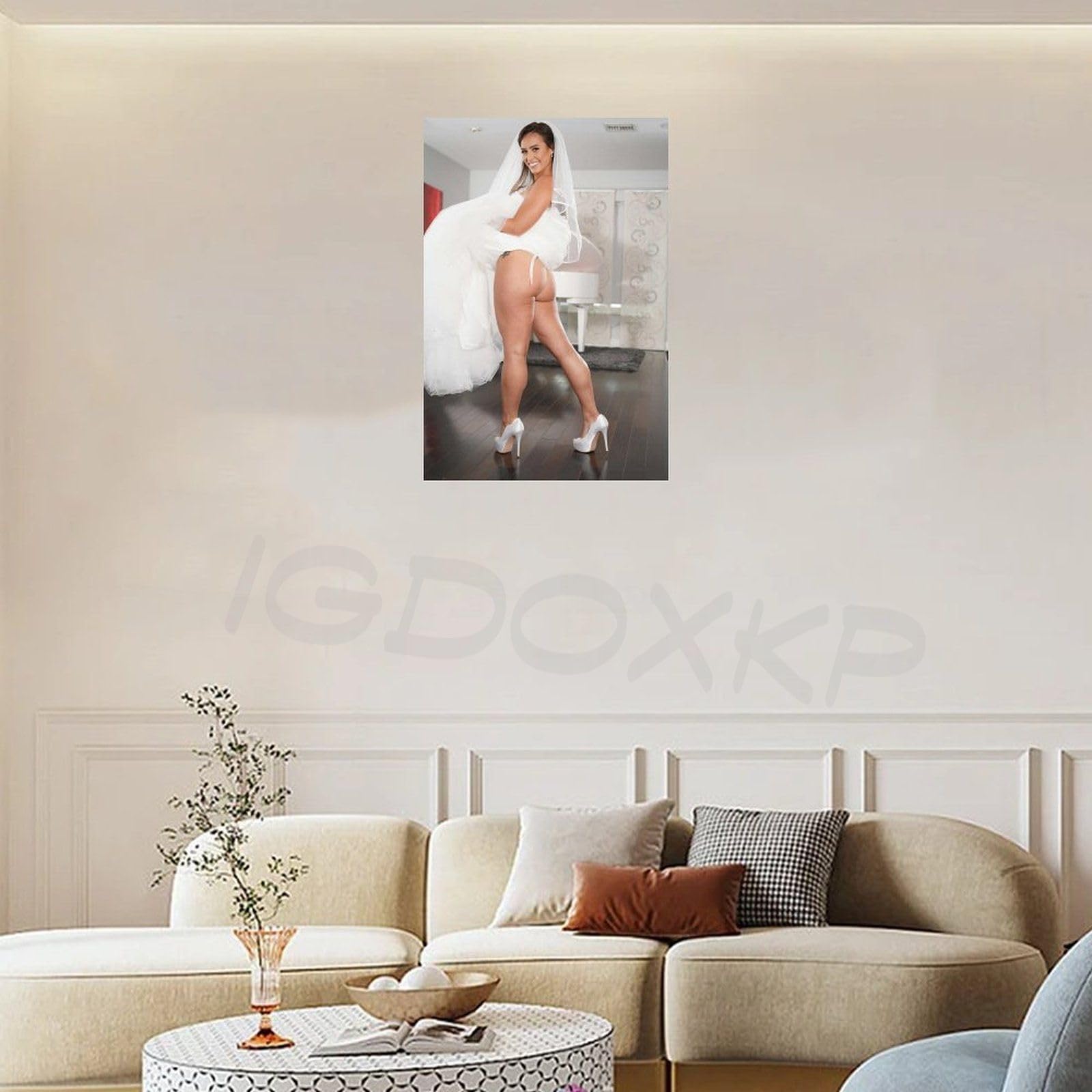 Amazon.com: Kelsi Monroe 辣妹黑色絲襪裸體桃子屁股和大乳房性感牆壁藝術海報(9)  畫布海報牆壁藝術裝飾印刷圖片繪畫適用於客廳臥室裝飾無框: