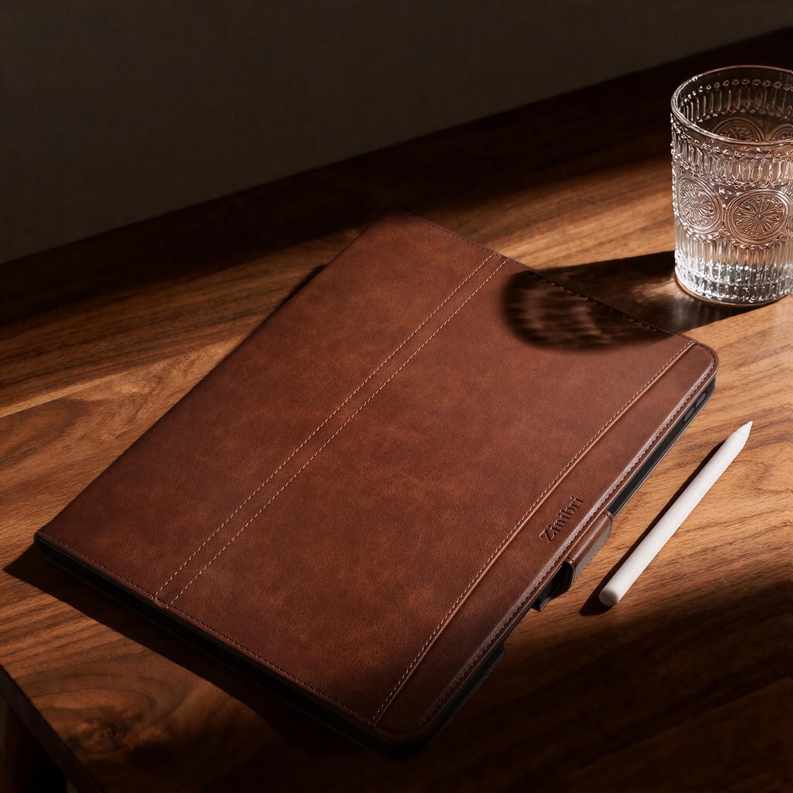 Funda para iPad Air 11 Pulgadas M4/M3/M2 (2026/2025/2024),iPad Air 5/4 Generación 10,9" con Portalapiz & Bolsillo & Correa de Mano,Cierre Magnético Soporte,Auto Sueño/Estela,Marrón Oscuro