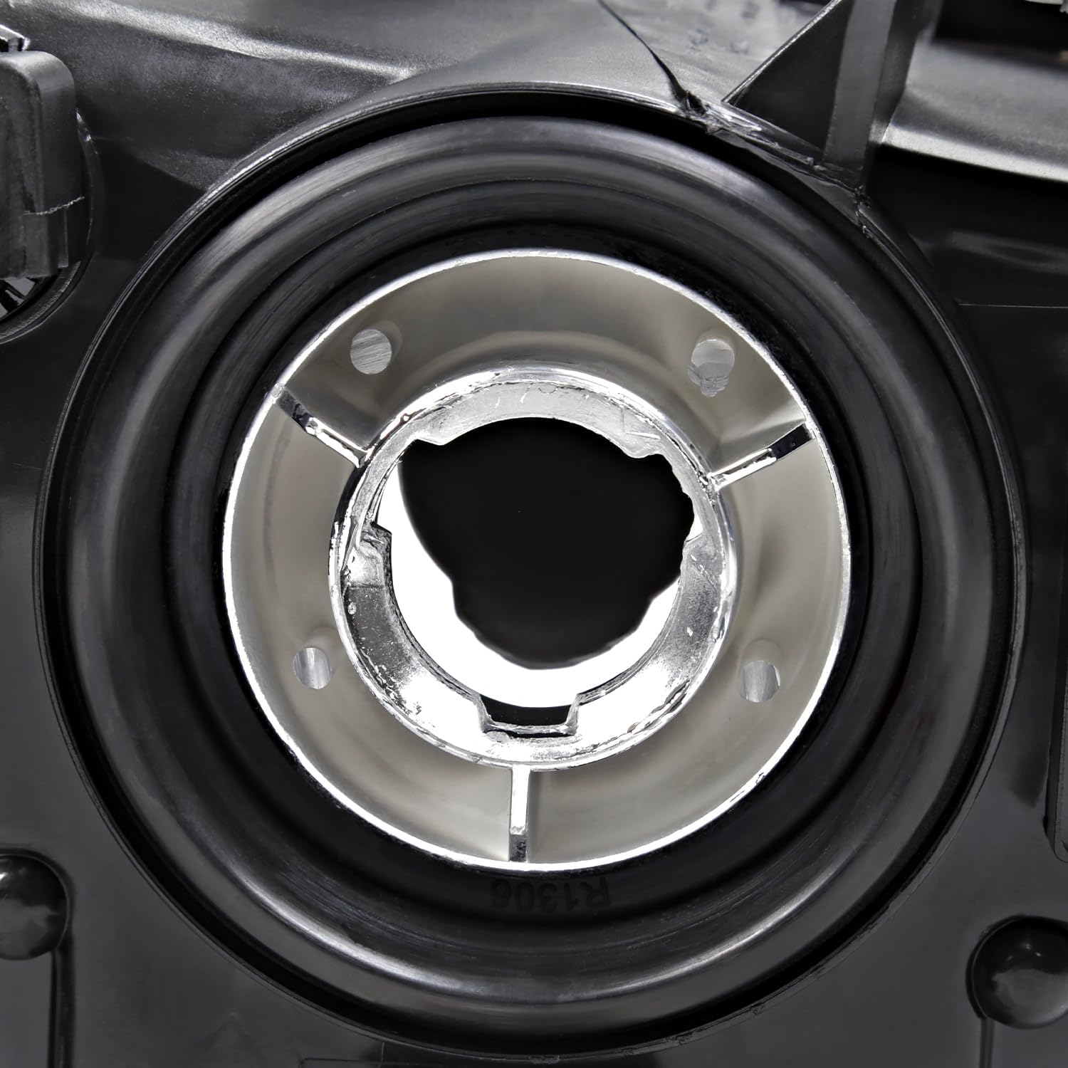 SPEC-D TUNING Chrome Headlights Compatible with 2005-2007 Chrysler Town & Country, Left + Right Pair Headlamp Assembly