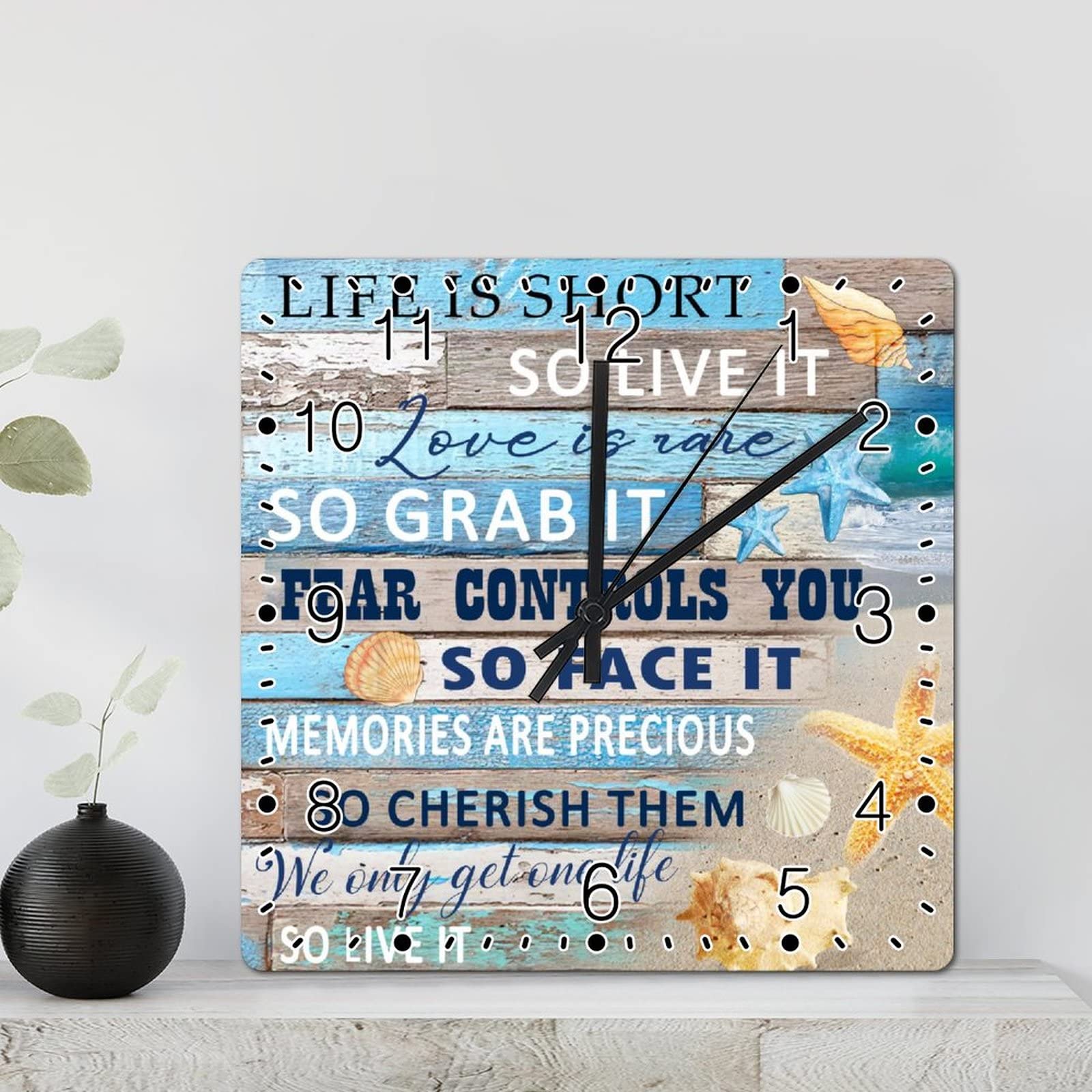 Horloge murale étoile de mer pour masquer un mur vide avec élégance