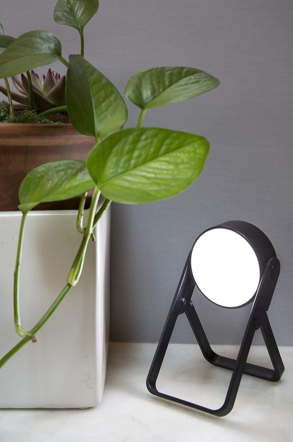 Kikkerland Foldable Spot Light