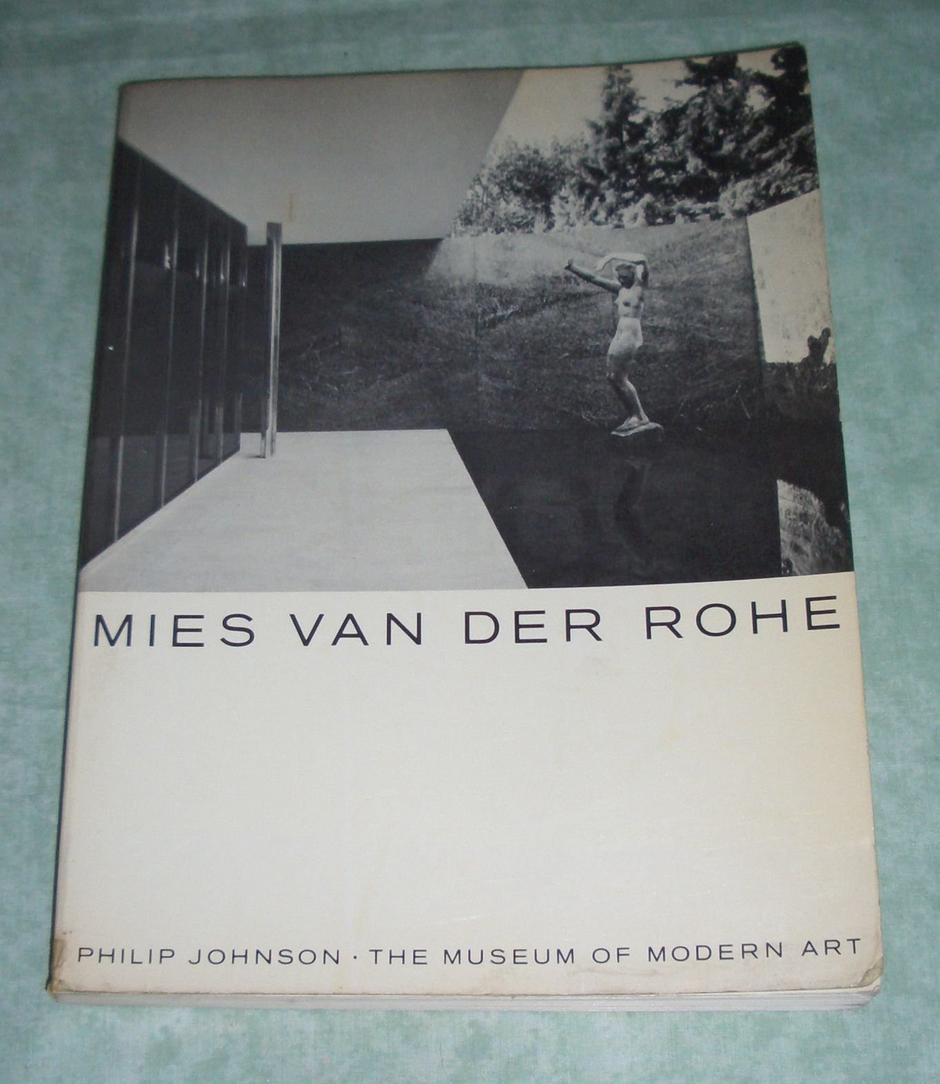Mies Van Der Rohe: Philip Johnson: 9780870705601: Amazon.com: Books
