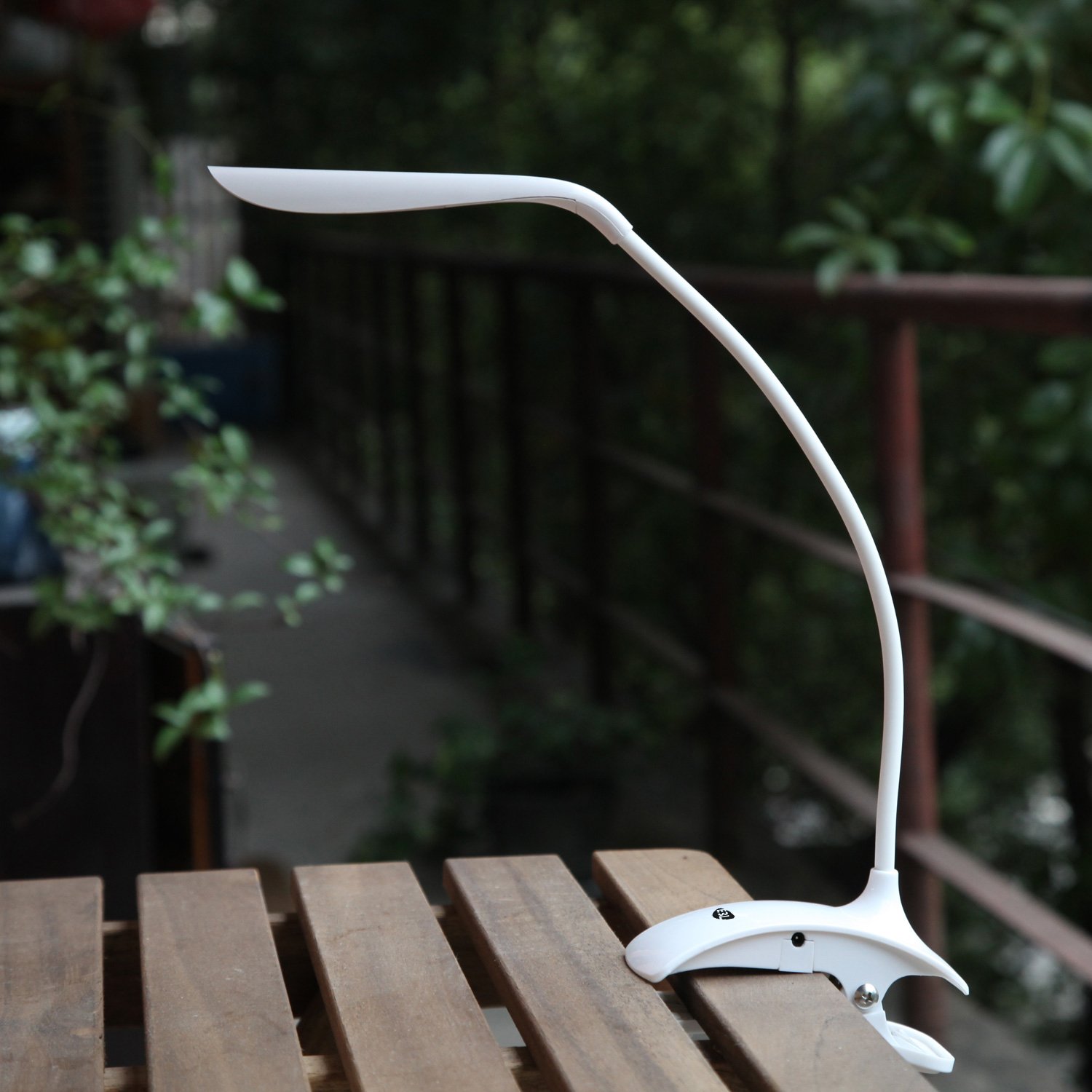 3 Mode Clip-on Touch Modern LED Desk Lamp, Pure White(Plastic) (White)