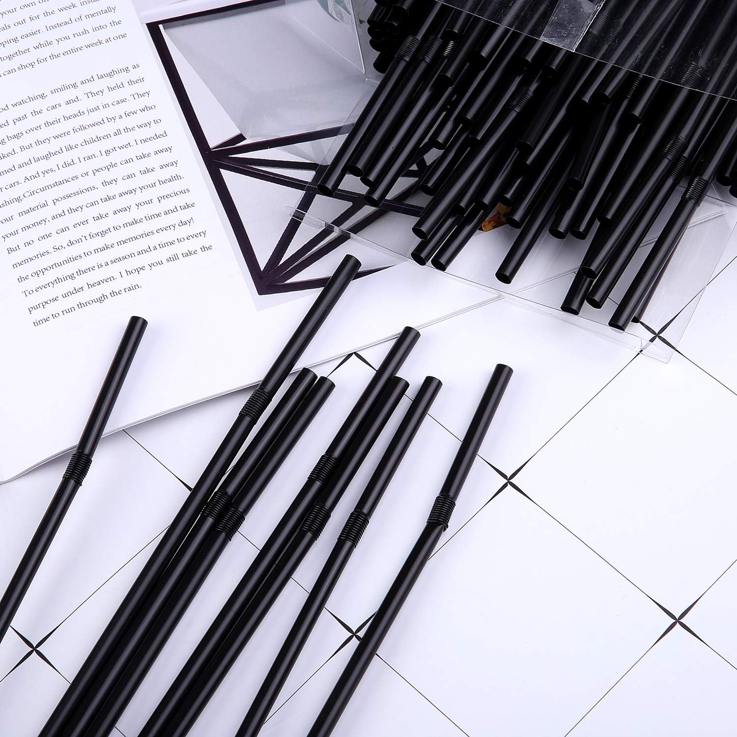 Cooraby 600 Pieces Black Disposable Straws Flexible Plastic Straws 5 mm x 210 mm Drinking Straws for Kids and Adults