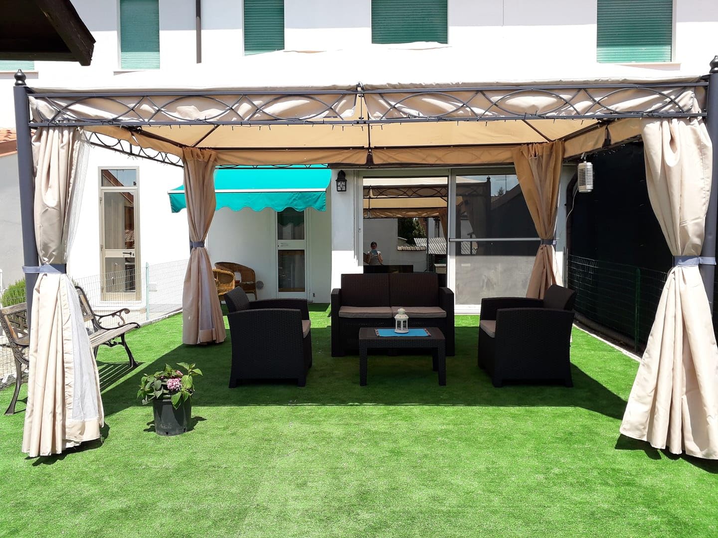 GAZEBO 3X4 LA PAGODA CON TENDE LATERALI ELEGANTE E RESISTENTE
