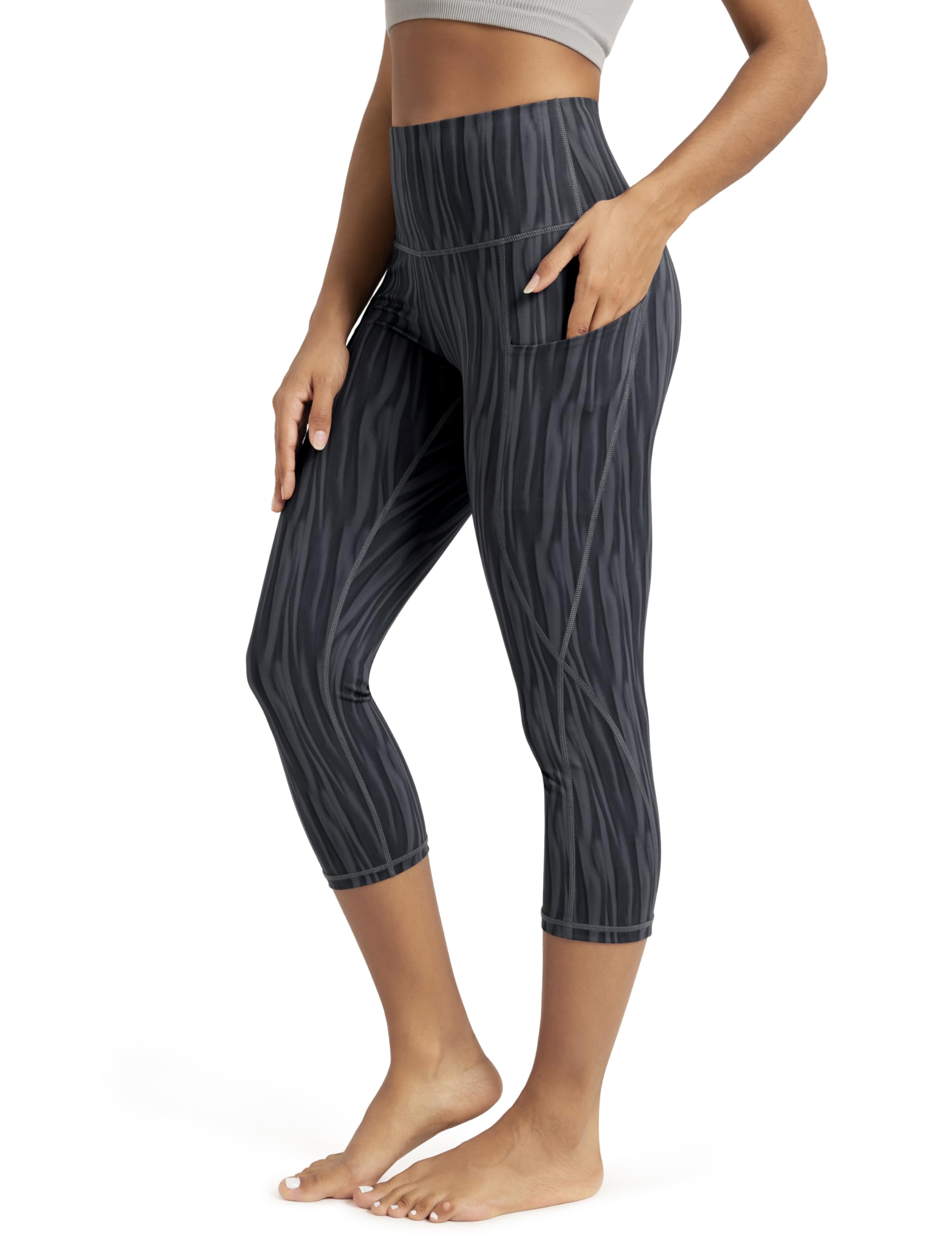 ODODOS Women's High Waisted Yoga Capris with Pockets, Tummy Control Non See Through Workout Athletic Running Capri Leggings