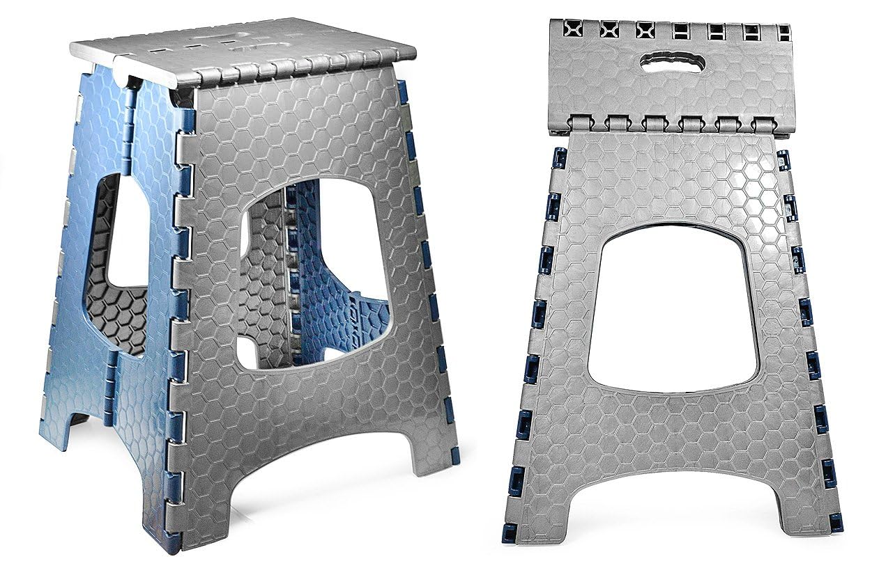 STARK Taburete Plegable Multiusos 44 cm – Escalón con Mango, Soporta 120 kg, Asiento Cómodo, Portátil y Resistente – para Cocina, Baño, Jardín – Color Gris Azul