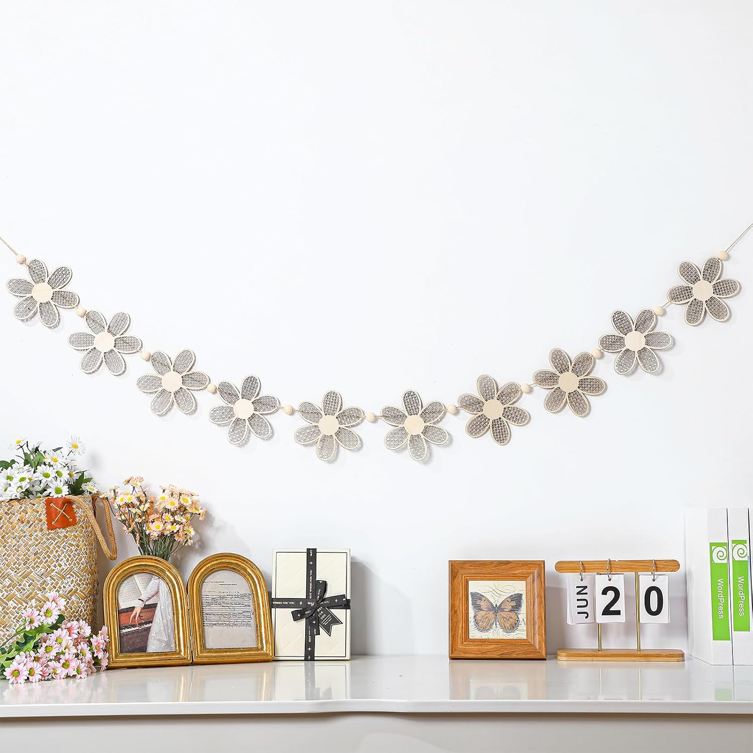 Boho Rattan Daisy Wooden Garland Watercolor Banner Cute Beads Hanging Garland Rustic Farmhouse Spring Decor for Festive Party Office School Supplies