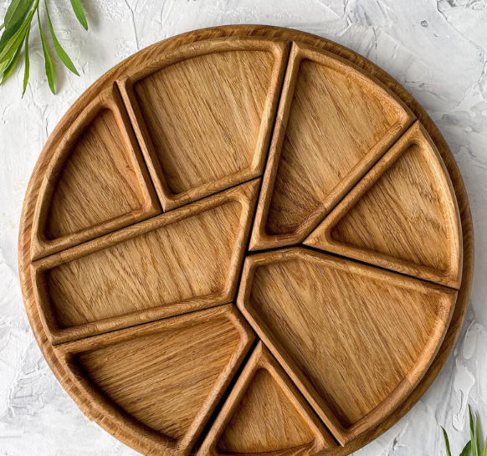 Drewniana taca do serwowania puzzli – okrągły talerz na owoce 8 w 1, zabawna taca na przekąski, 25 x 25 x 3 cm, unikalny drewniany wzór puzzli, idealna na imprezy i spotkania.