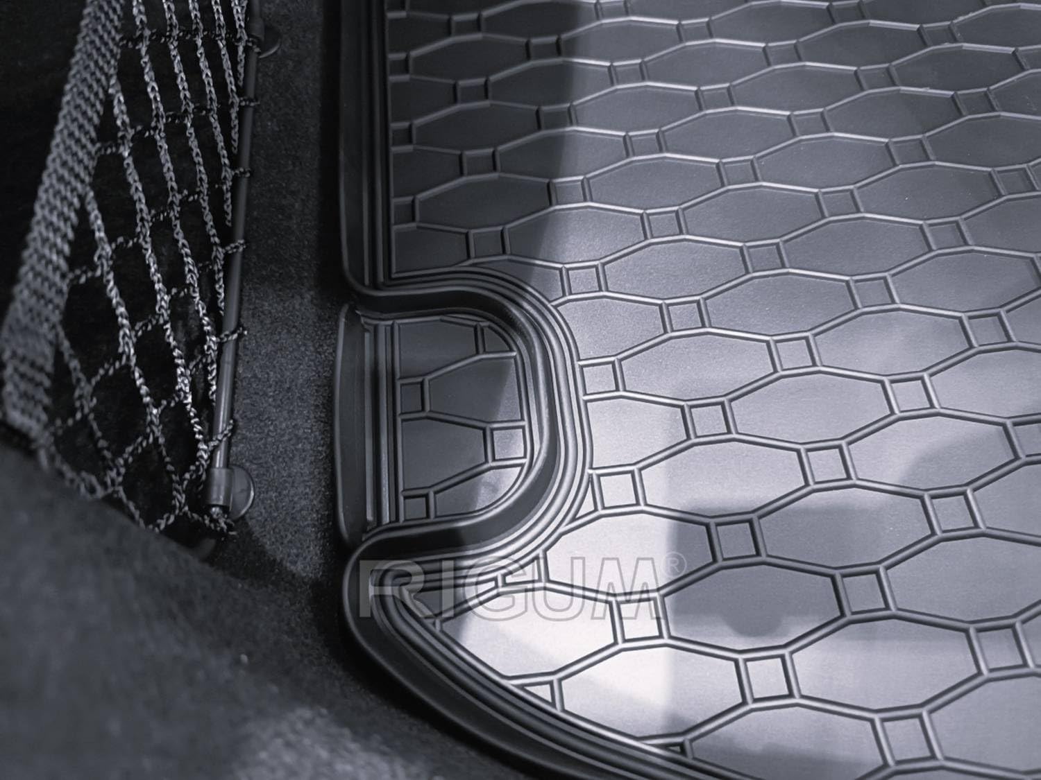 AZUGA Gummi Kofferraummatte für Audi A5 Limousine/Audi A5 Avant ab 11/2024