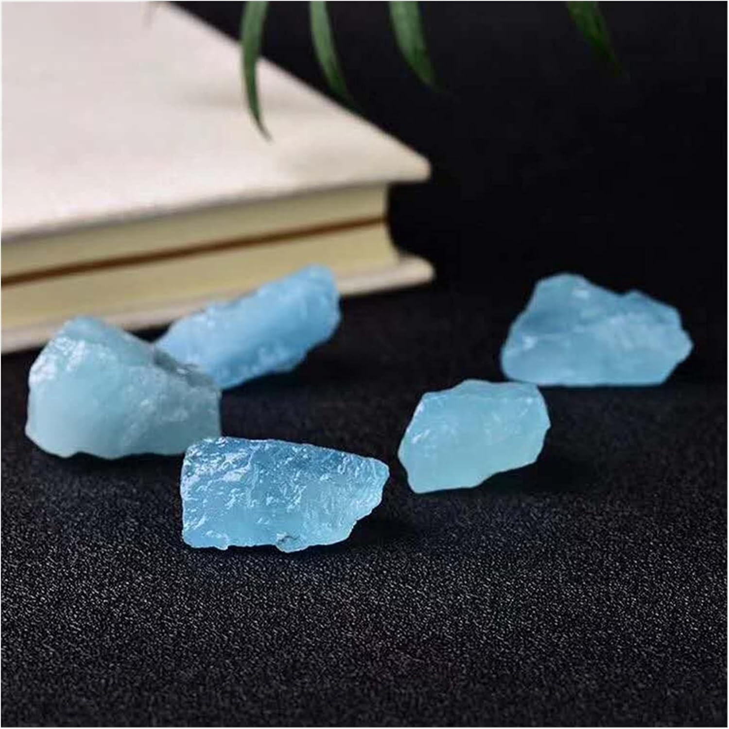 FIDEMM Natural Crystal Rough Beautiful raw Quartz Aquamarine Rough Healing Crystals Stone for Gifts Beautiful raw Quartz Aquamarine Rough Healing Crystals (Color : 1pc, Size : 1piece)