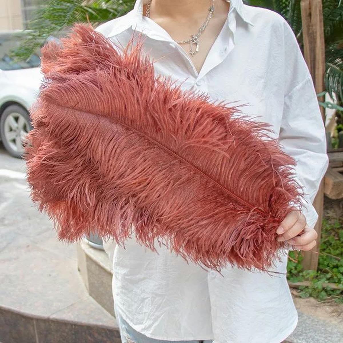Naturalne pióra do rękodzieła w różnych kolorach, Pióra Czerwona Kawa 30-35 cm, 10 szt.
