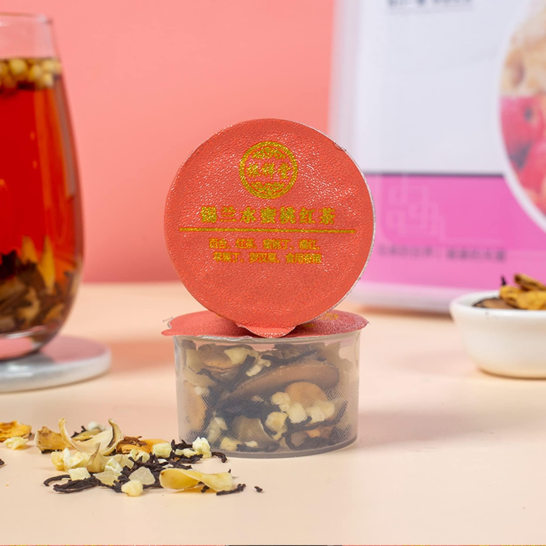 Leckere Pfirsich-Oolong-Tee-Kombination Chinesischer Kräutertee, Gesundheitstee 360g (12g * 30 Dosen/Karton) Geschmacklicher Schwarztee