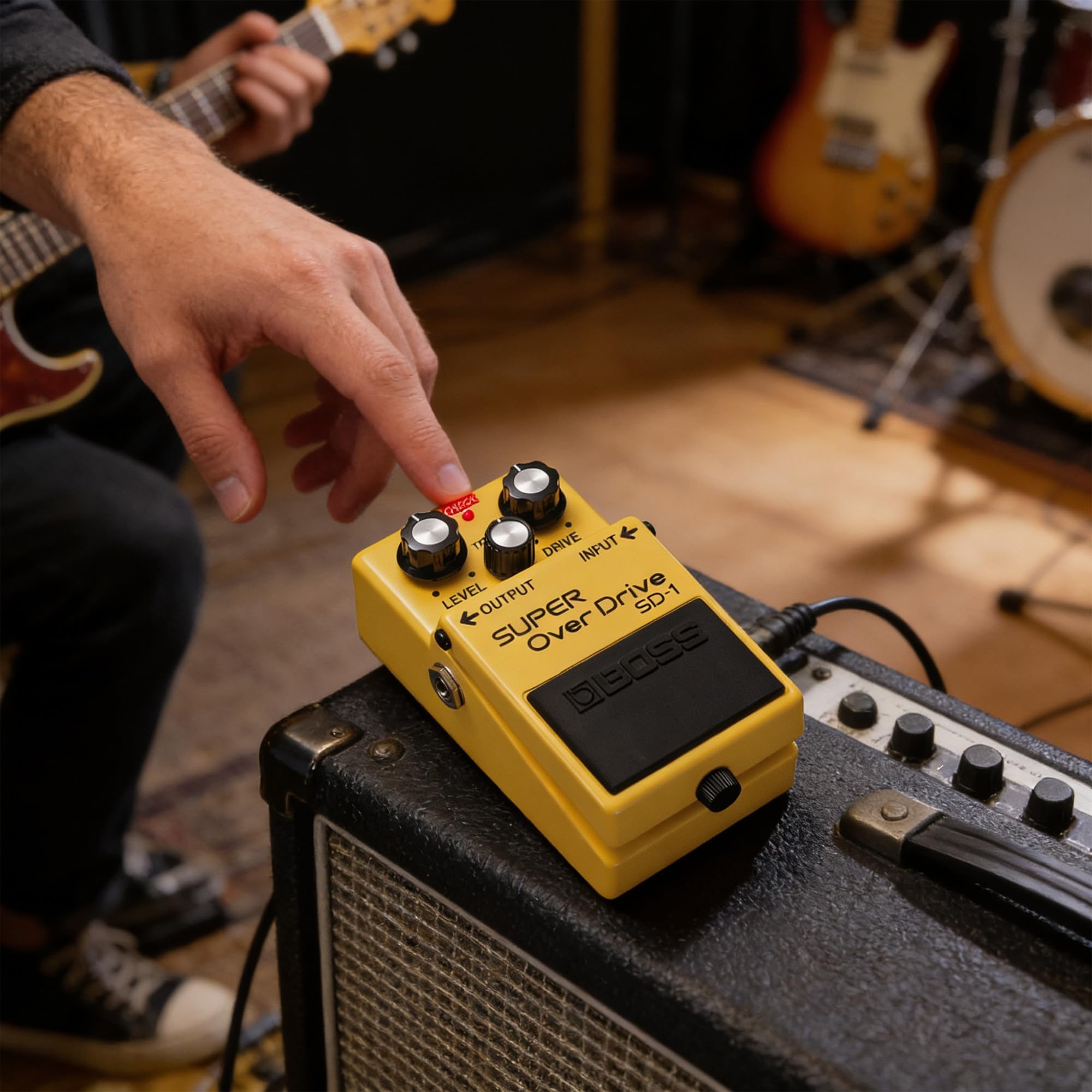 Amazon.com: Boss SD-1 Super OverDrive Pedal Bundle with Gearlux