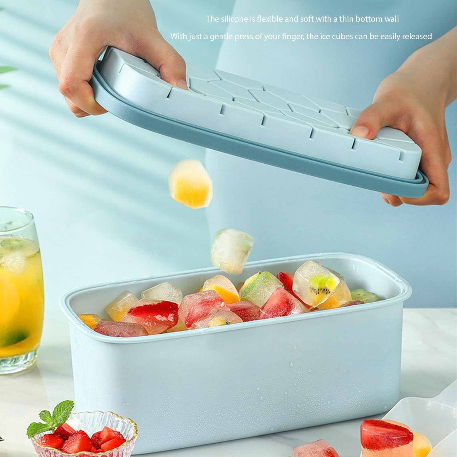 Bandejas grandes para cubitos de hielo con tapa y recipiente, 26 moldes de silicona, apilables, polipropileno y silicona de grado alimenticio, cuchara de hielo gratis para cócteles, café, té