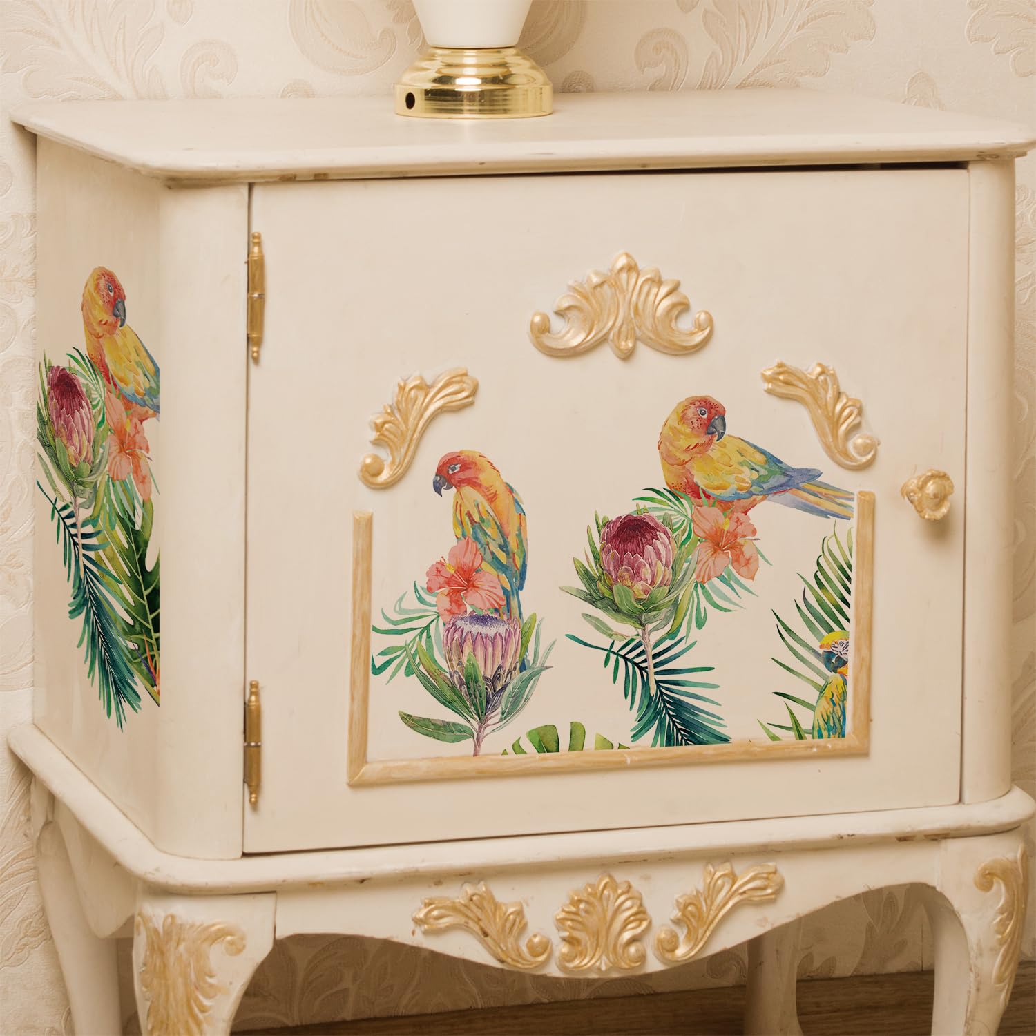 Transferts UV DTF pour meubles : relooking armoire vintage facile