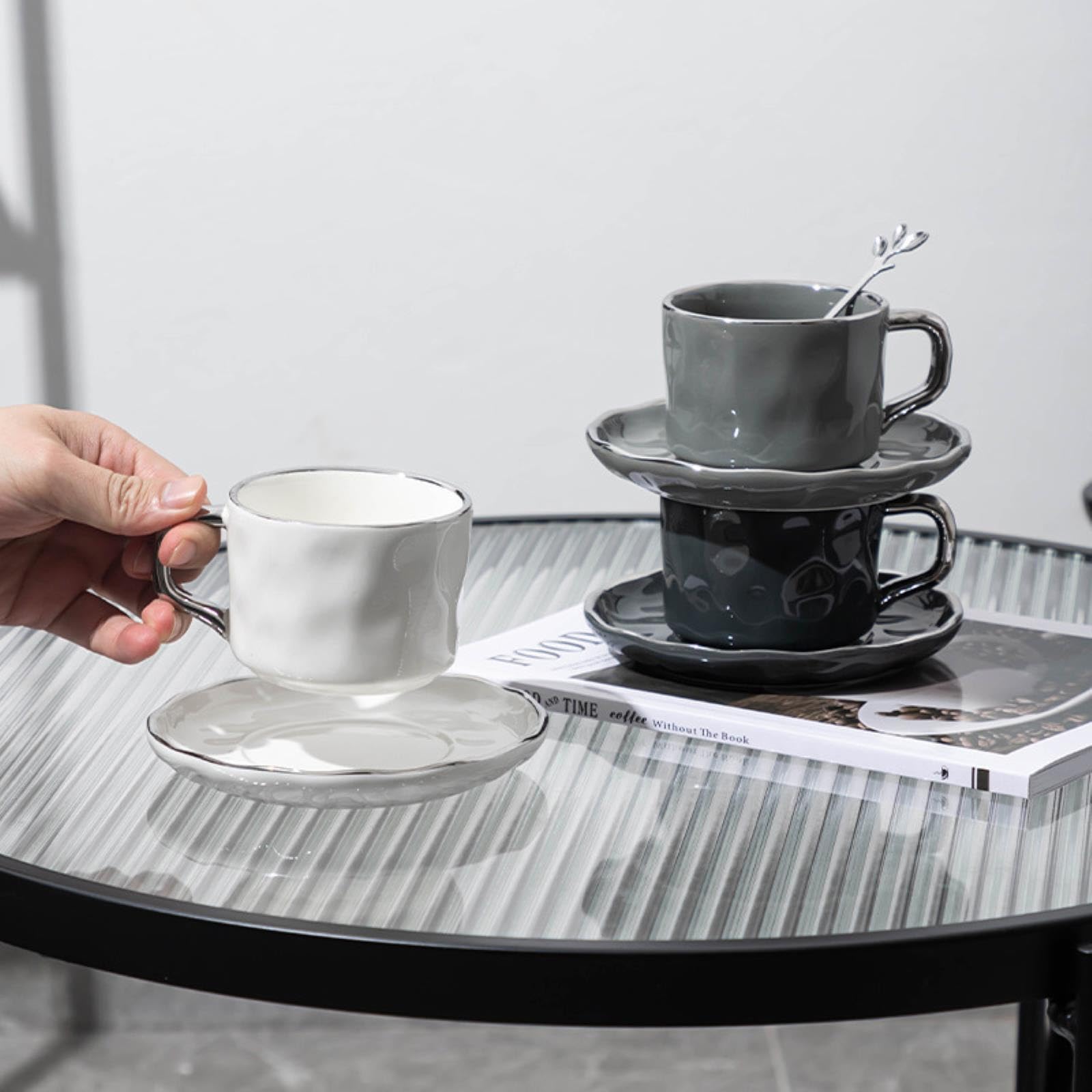 Juego de tazas de café de cerámica de lujo ligero de 230 ml con vajilla de té de la tarde, 4 tazas y platos + juego blanco