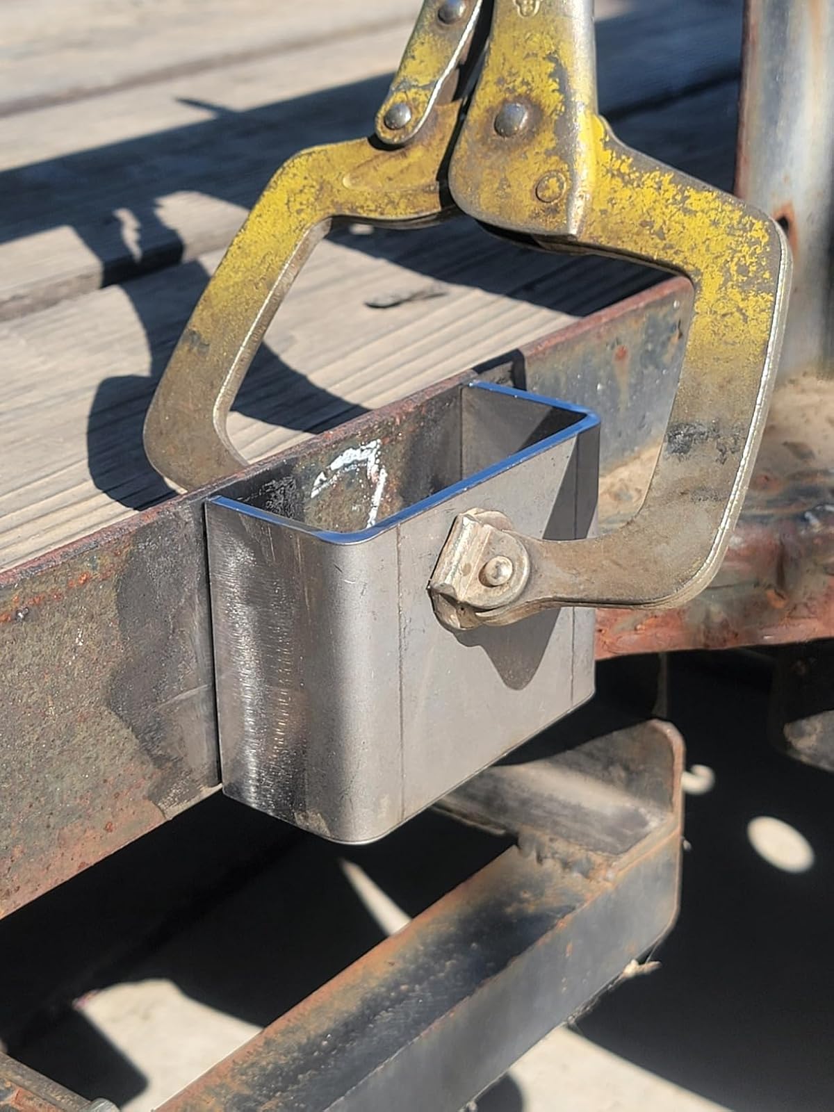 Excellent stake pockets!