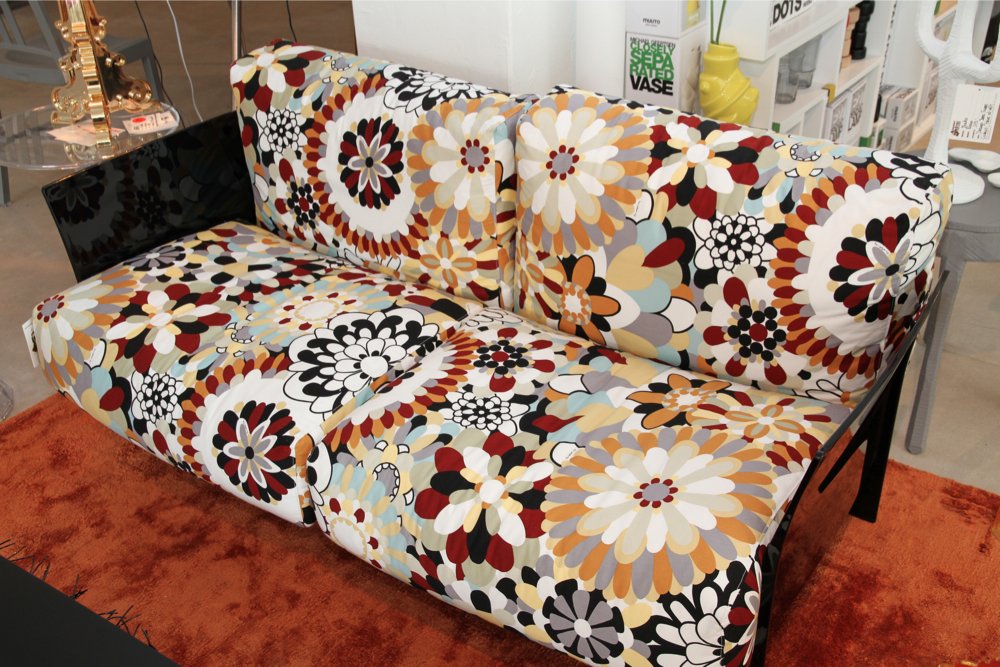 Amazon｜Kartell(カルテル) ソファ 『POP MISSONI(ポップミッソーニ3S