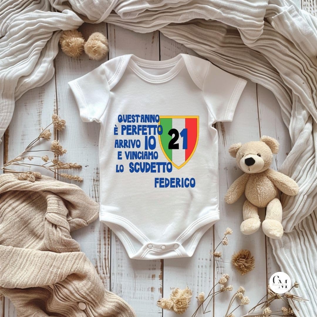 Butterfly Store Body Neonato Inter Campione d’Italia Personalizzato con Nome – Body Scudetto Inter per Piccolo Tifoso Interista, 100% Cotone, Regalo Nascita Calcio