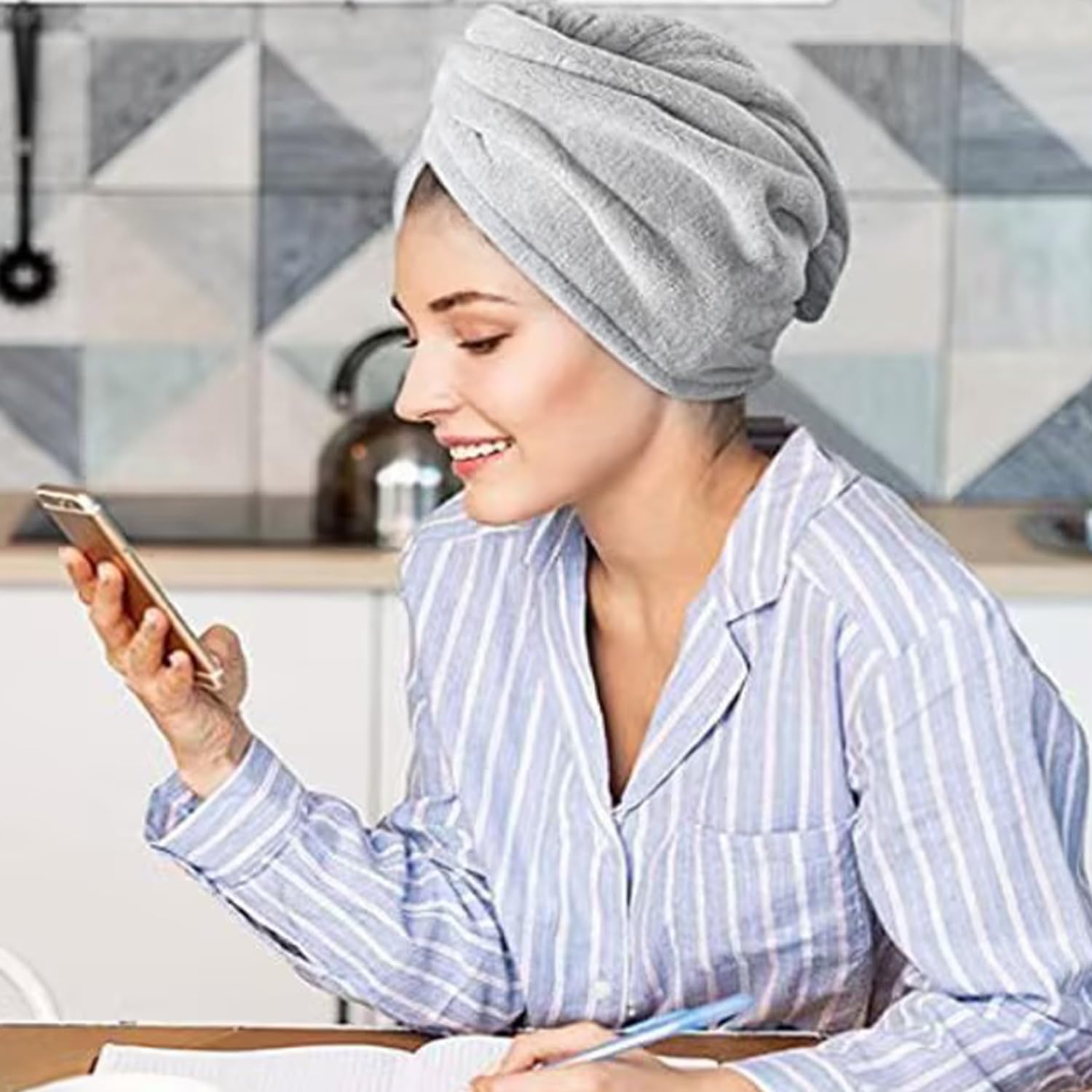 Mikrofaser Haarturban Turban Handtuch mit Knopf Schnelltrocknend Haarhandtuch Haar Handtuch Kopfhandtuch Microfibre Hair Towel für Alle Haartypen Grau