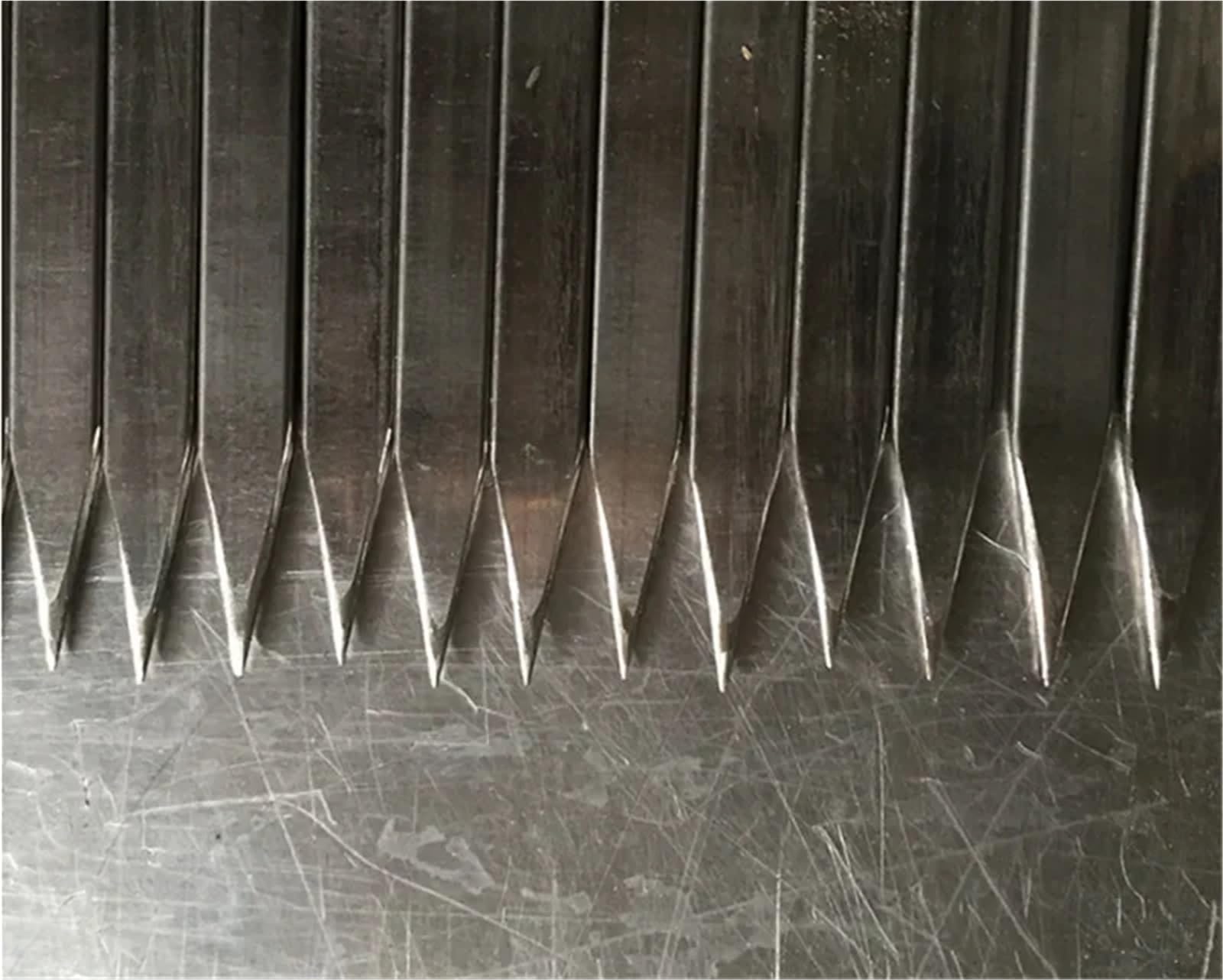 Metalowe szaszłyki 10 szt. 40–60 cm Duże, długie Grill ze stali nierdzewnej Grillowanie Grill igłowy Szeroki(10pcs 60cm)