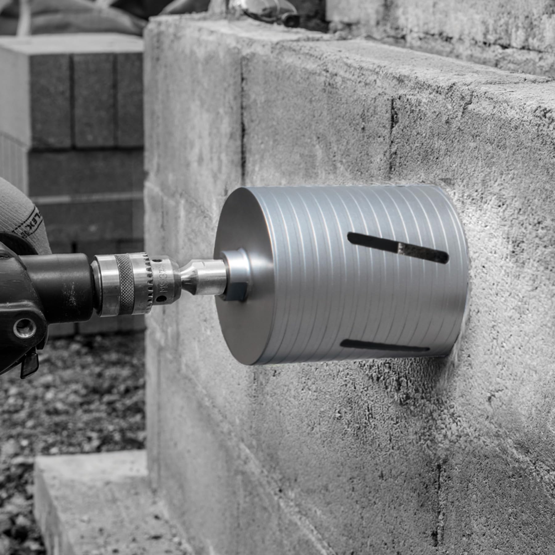 Wiertło rdzeniowe Mexco DCX90 z rowkiem, wysokowydajne, diamentowe, do wiercenia w materiałach murowych – 38 mm-127 mm, 11-częściowy zestaw z walizką