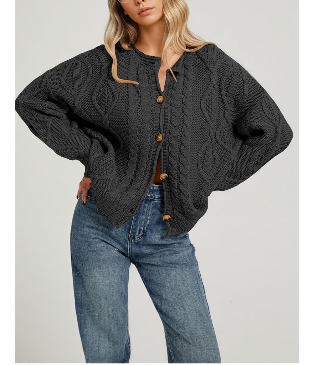 Gilet en Maille Torsadée pour Femme Col Rond Boutonné sur Le Devant Manches Longues Veste Légère en Maille Gilet Ample et Décontracté Idéal pour Le Bureau et Le Quotidien.