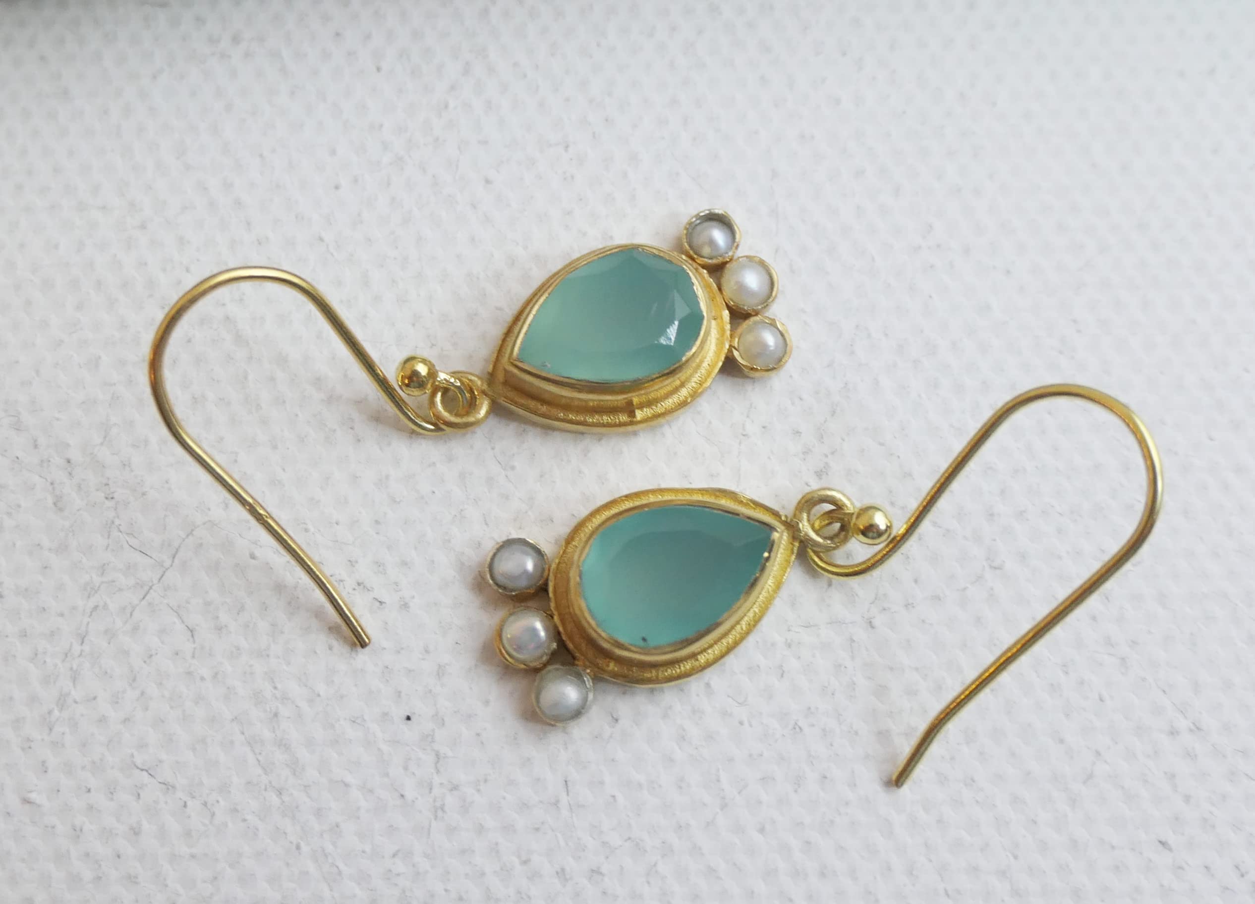 Pendientes de Plata de Ley 925 con Baño de Oro de Calcedonia Aqua y Perla de Agua Dulce