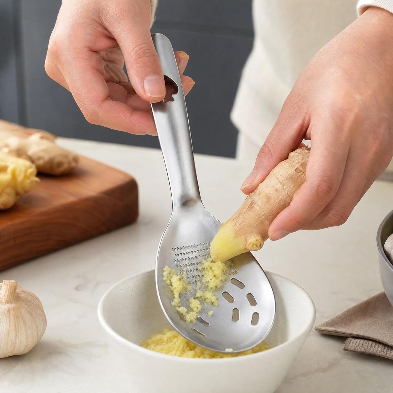 2PC Multifunctional Stainless Steel Spoon, Portable Kitchen Grinder Spoon for Making Ginger Puree Garlic Mash, Compact Easy Clean Manual Grater for Home Cooking Food Preparation