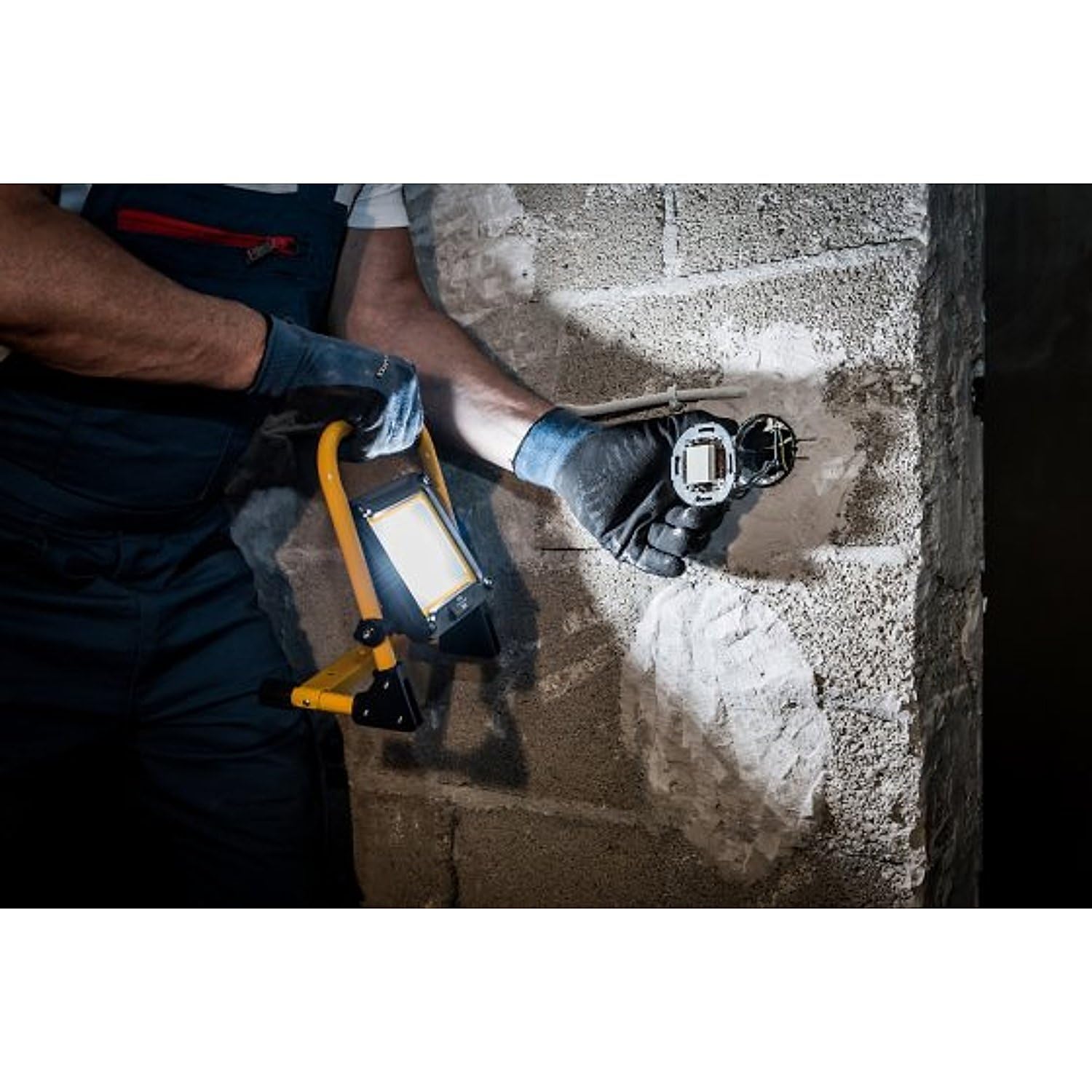 Brennenstuhl Foco LED de batería recargable JARO 3010 MA/Luz de trabajo de 30W para uso exterior (potente foco LED de 3200lm, carga USB C, luz regulable en 3 niveles, iluminación hasta 12h, IP54)
