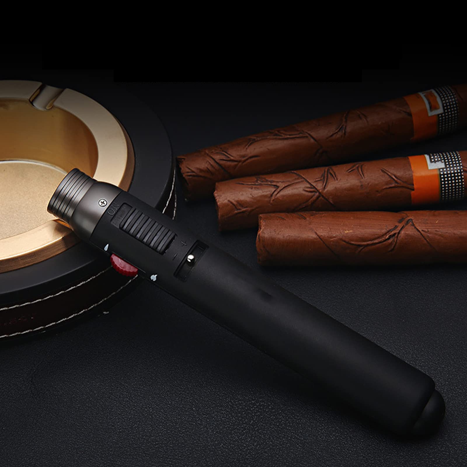 Lot de 2 Briquets Torche Butane Long Stylo Briquet Rechargeable et Réglable Flamme Briquet Camping pour Homme Gadget (gaz Non Inclus)
