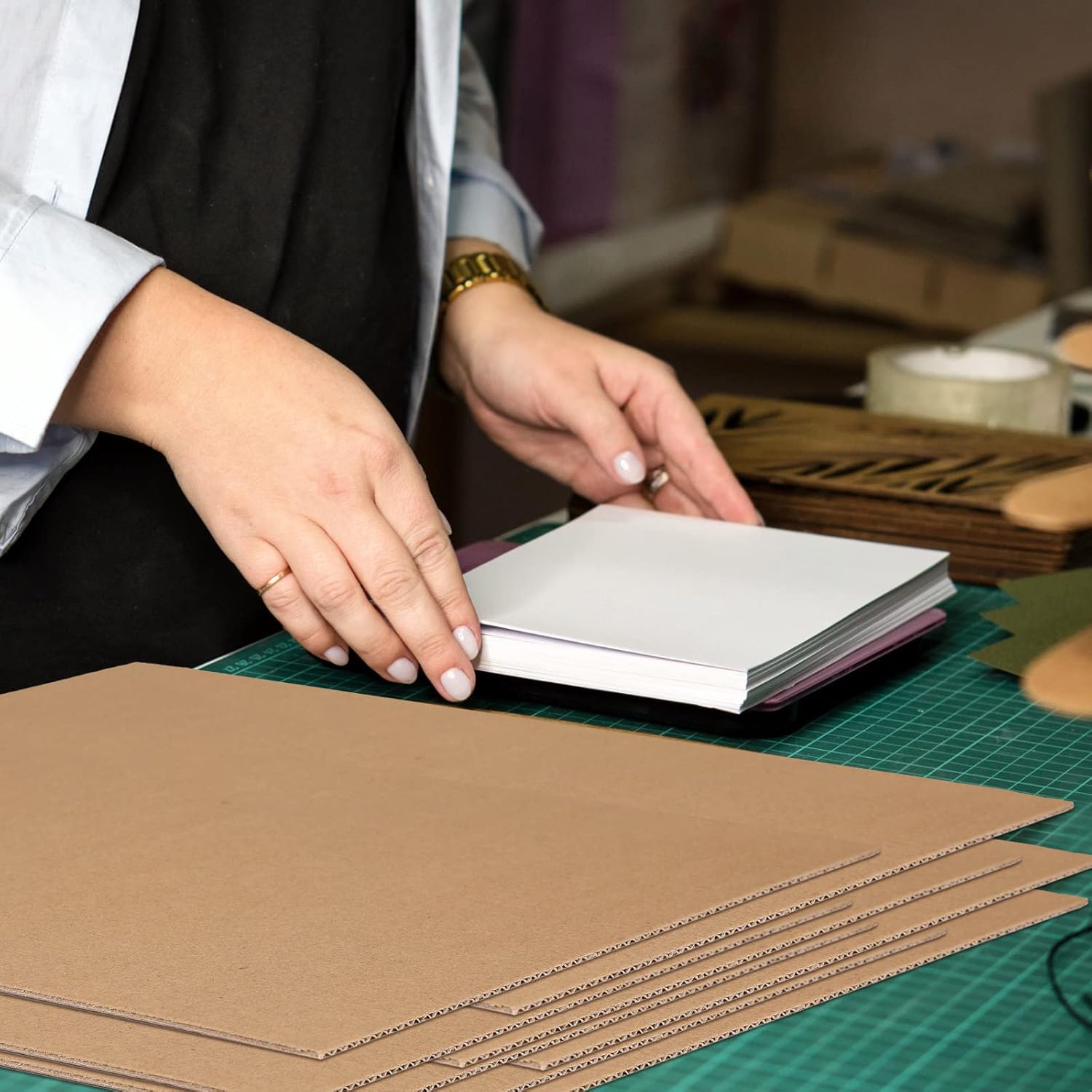 Harloon 24 Packs Corrugated Cardboard Sheets Set 36 x 48 Inch Kraft Brown Flat Packaging Inserts