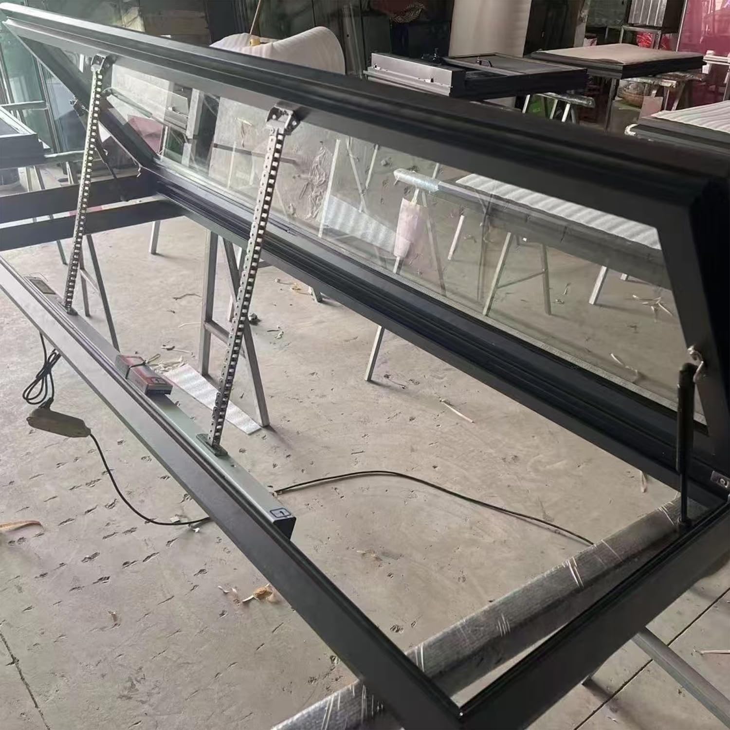 Ventana de Techo de Aluminio - Claraboya eléctrica con Control Remoto, Ventana de Techo de Salida de Emergencia con Vidrio Templado de Doble Capa para ático y sótano.