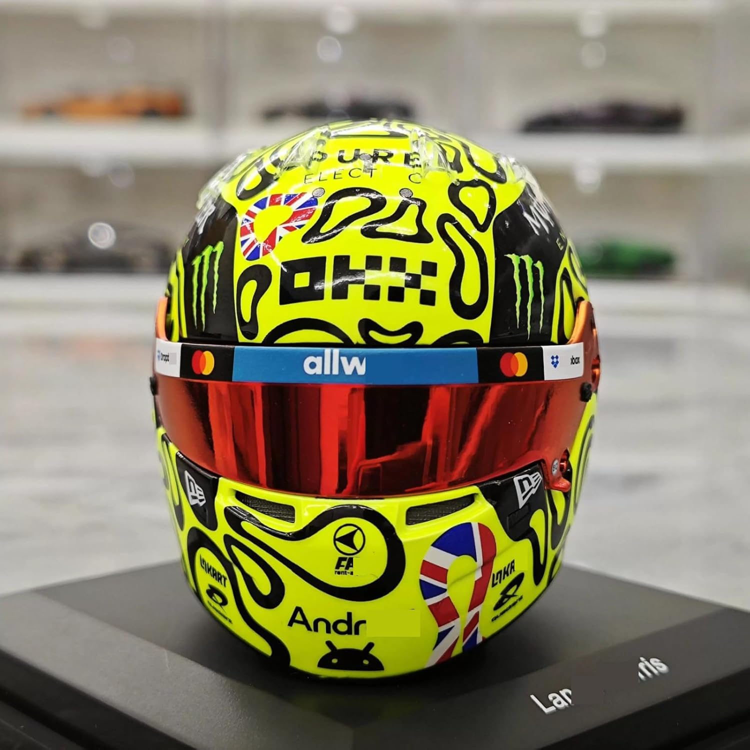 2025 1/5 Mcl39#4 Mini Helmet for BritainGP F1 Norris Champion Racing Helmet Model Ornament Customized Gift for Adults