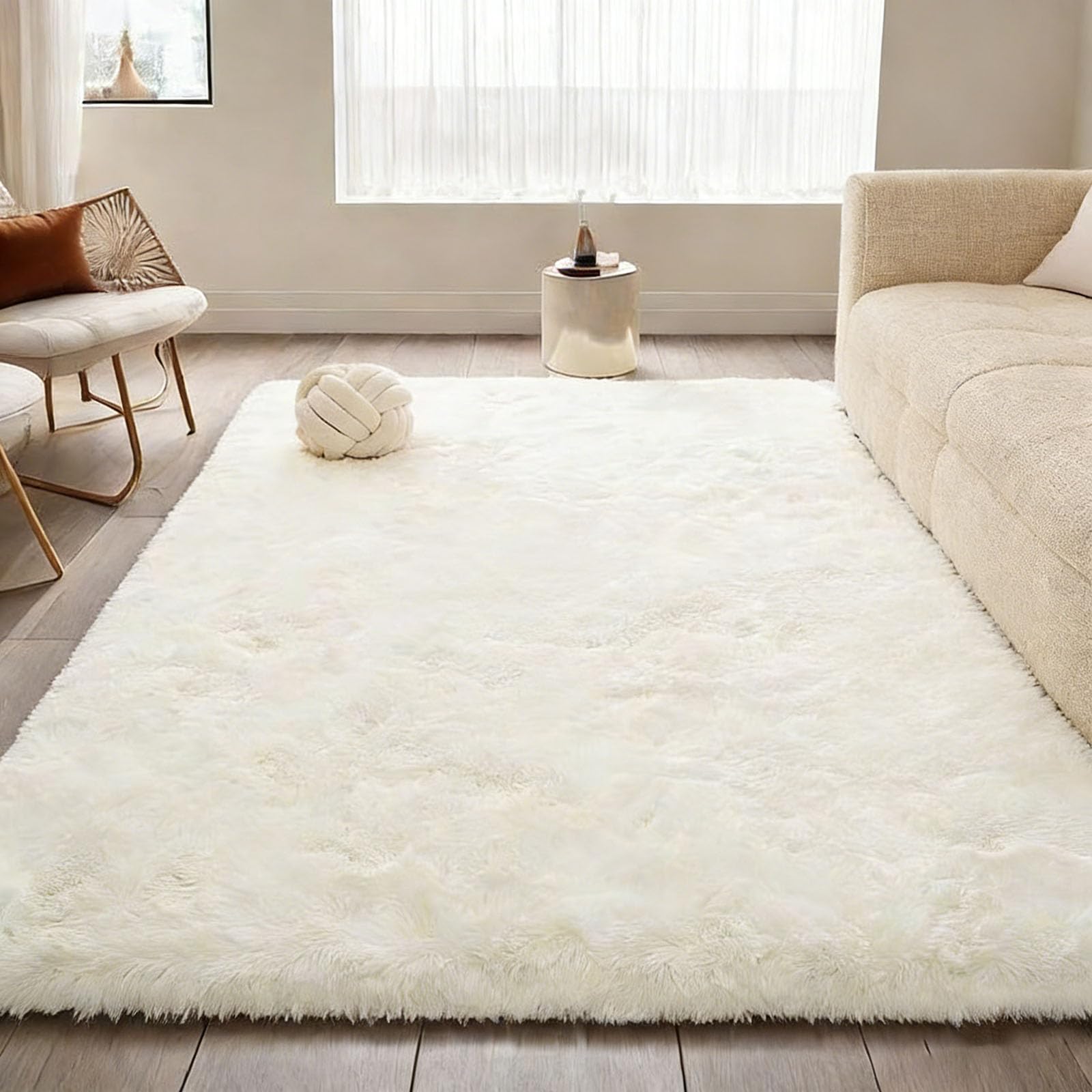 Tapis doux et moelleux blanc cassé lavable à 30 degrés