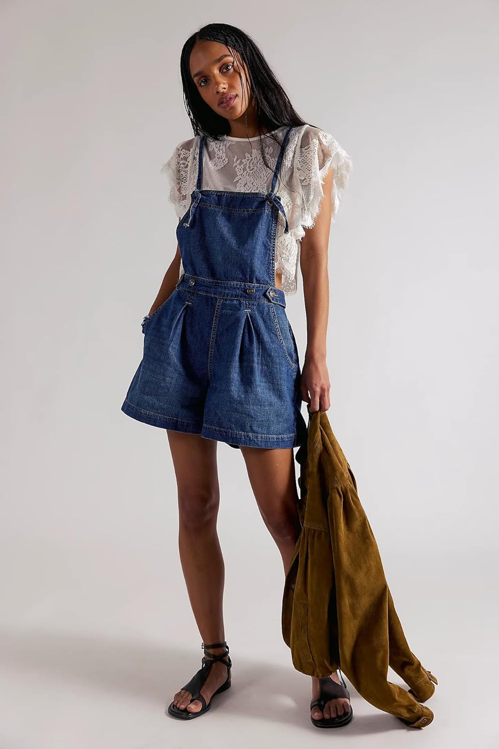 utcoco Women's Denim Short Overalls Backless Adjustable Strap Rompers Summer Casual Loose Fit Shortalls with Pockets