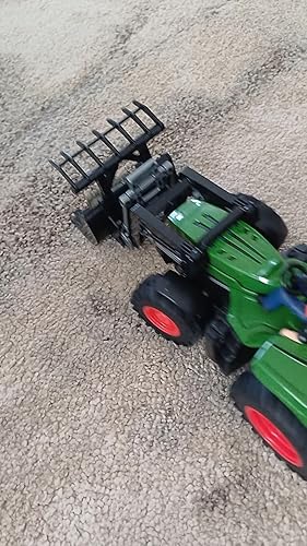 BuzzoXerex Ferngesteuerter Traktor Ferngesteuert, 1:16 RC Traktor mit Anhänger und Licht, 2.4 GHz Traktor Spielzeug mit Baumstämme, Kuh und Heuballen, Geschenk für Kinder ab 3 4 5 6 Jahre