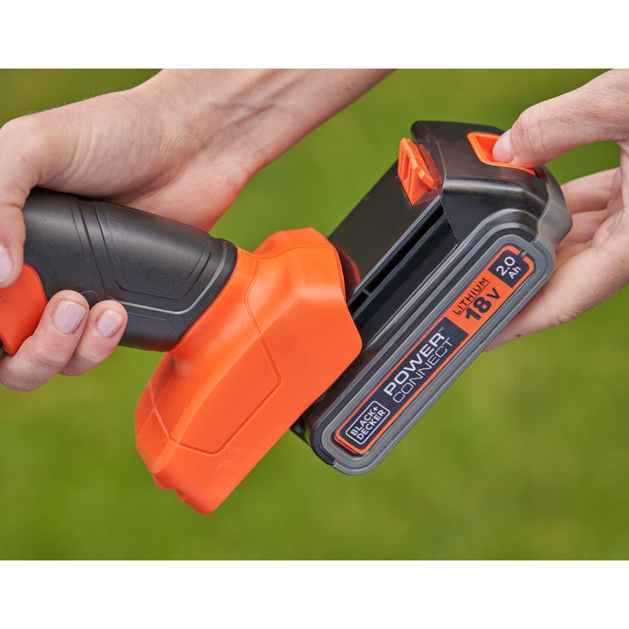 BLACK+DECKER Kit Tijera Cortacésped y Arreglasetos con Batería 18V 2Ah Litio, Cuchillas Intercambiables sin Herramientas, Autonomía 60min, Peso 840g, Incluye Cargador, BCSS18D1