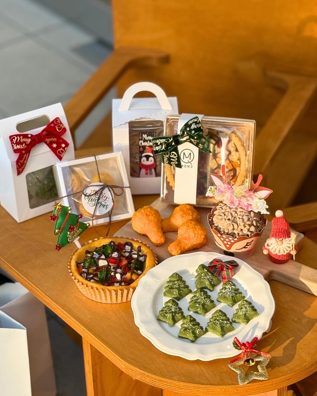 ペットのための クリスマスセット (チキン クッキー ピザ カップケーキ) ドッグフード 犬 ご飯 おやつ ペットフード 犬のおやつ