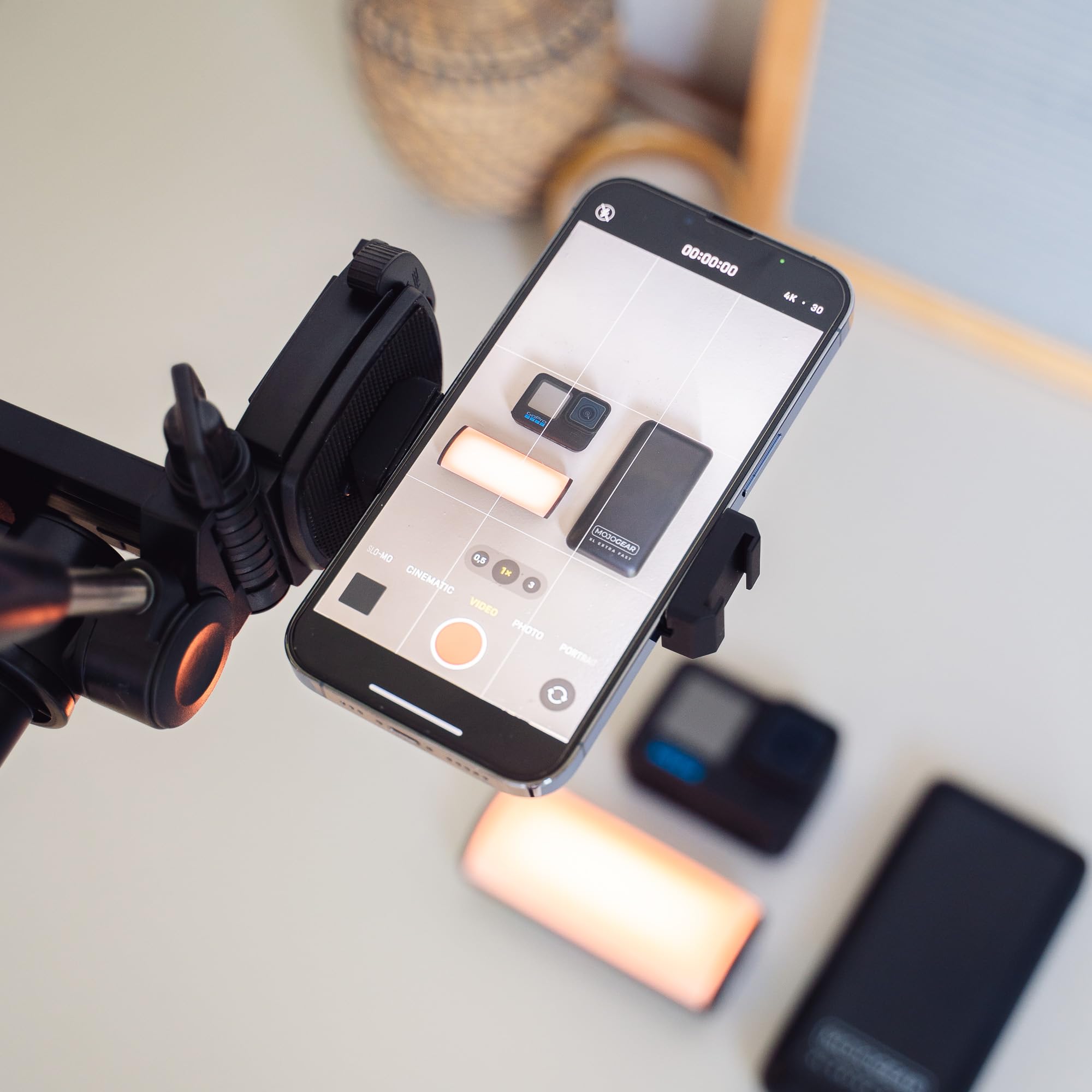 MOJOGEAR Trípode 3 en 1 de 167 cm: Trípode, Monopié y Brazo Horizontal para Tomas Superiores - con Soporte para Teléfono y Bolsa de Transporte - Tripod para Teléfono - Tripod para Cámara