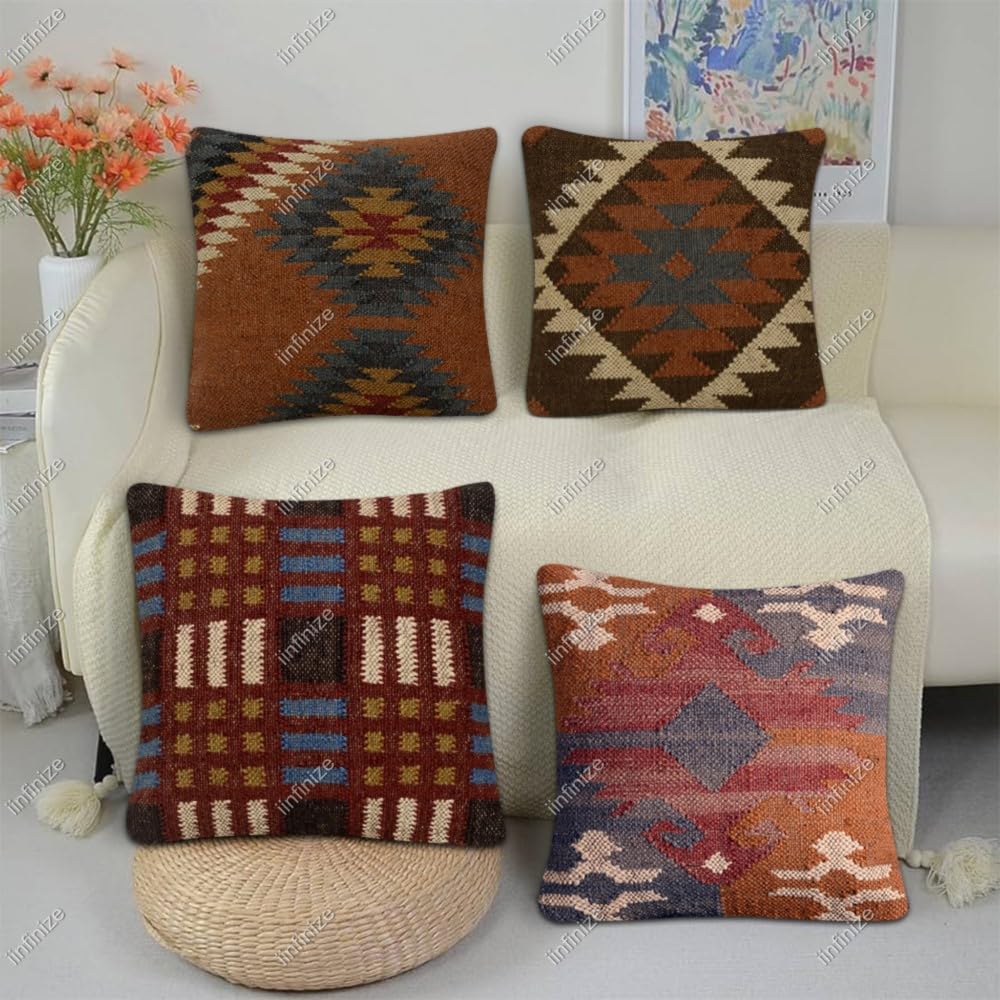 Housses de coussin ethniques en jute pour un salon bohème chaleureux