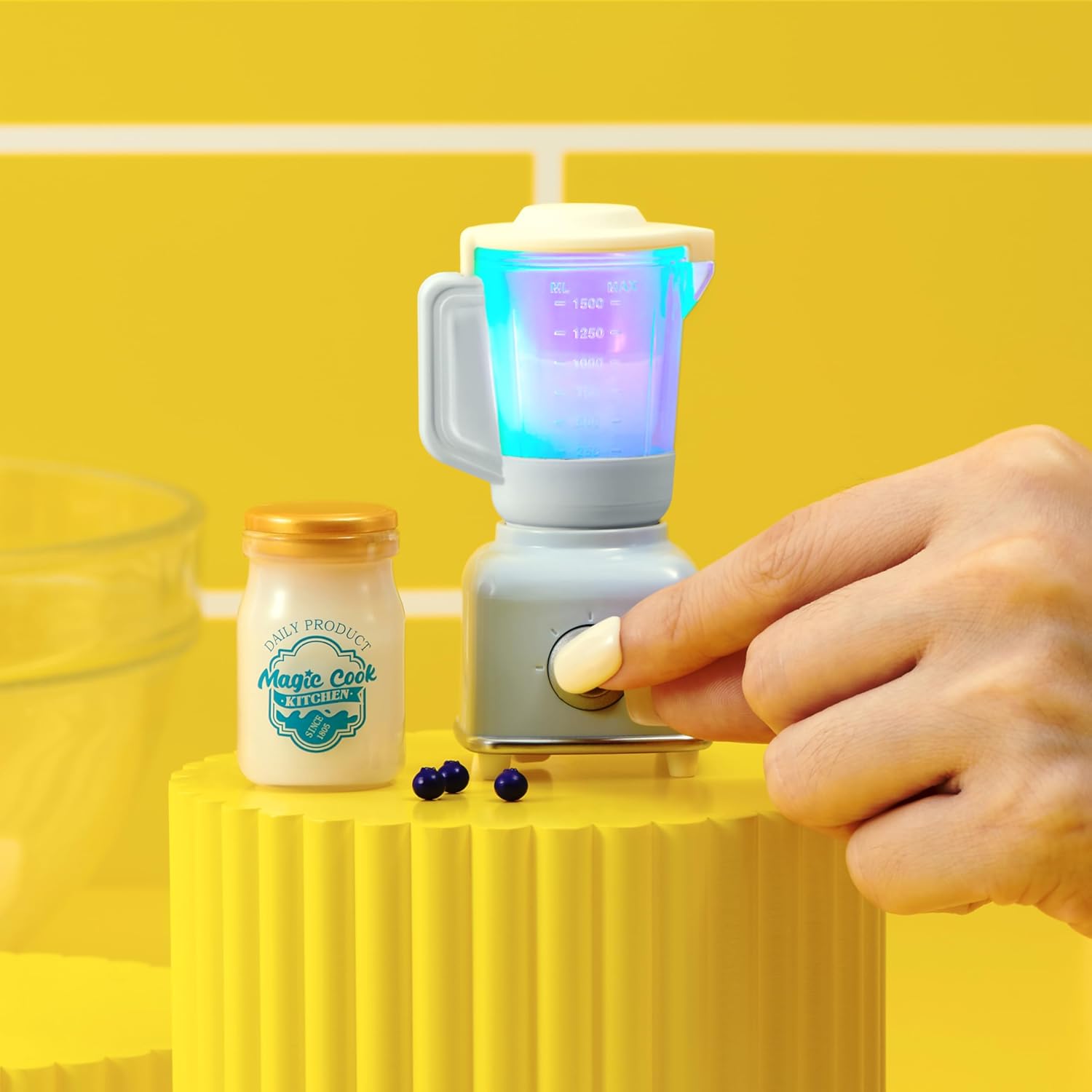 Mini Brands Really Works Magic Cook Kitchen Capsule Series 1 (Waffle Maker) by ZURU, Miniature Real Working Kitchen Appliances, Non-Edible Collectible Mystery Toy for 3+ Kids, Teens and Adults