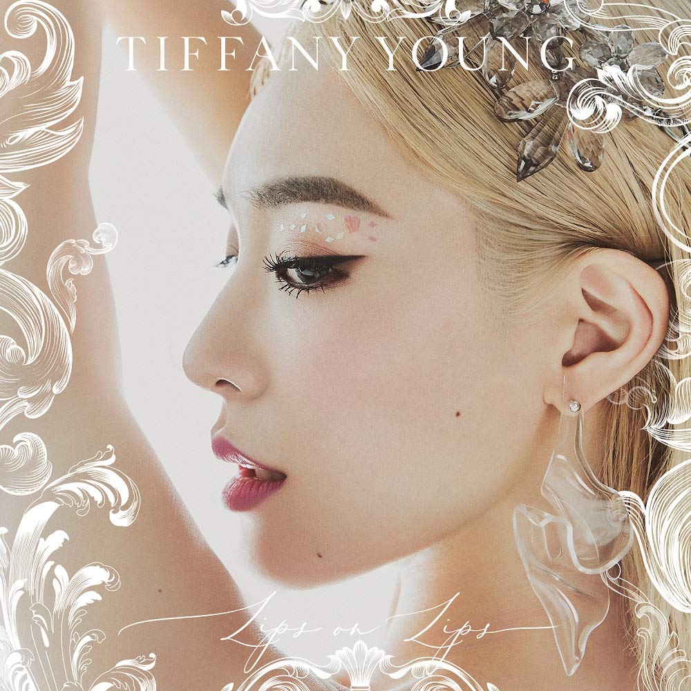 Tiffany Young SNSD - Lips On Lips (1st EP) CD+Photobook+2Photocard