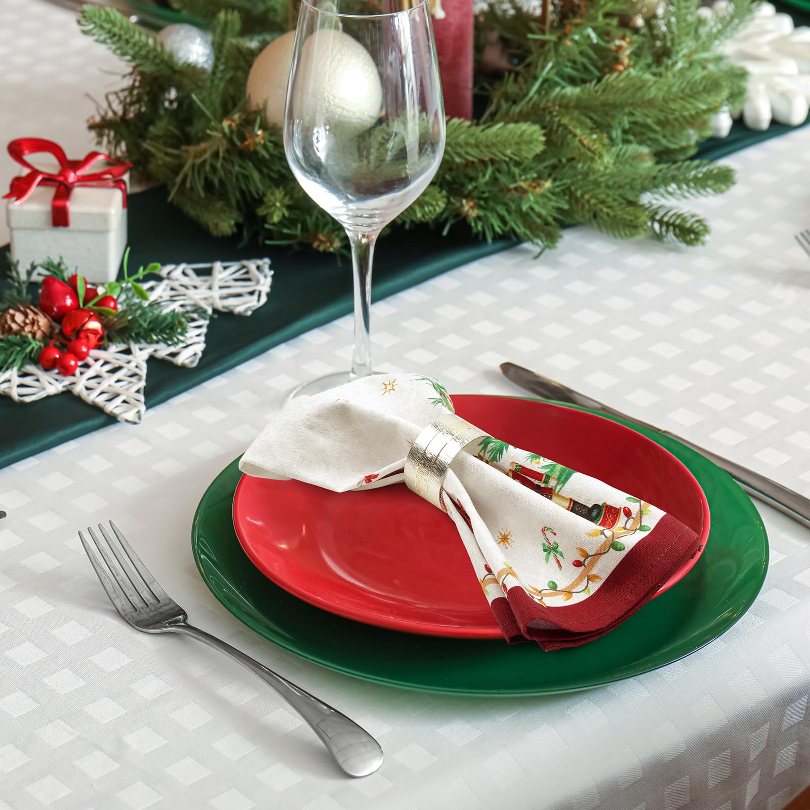 Noël Serviettes de Table Lot de 12, Serviettes en Tissu 100% Coton Sapin de Noël Rouge Doux et Confortable Réutilisables pour Le Famille Cuisine Décorations Cadeaux(45cm×45cm)