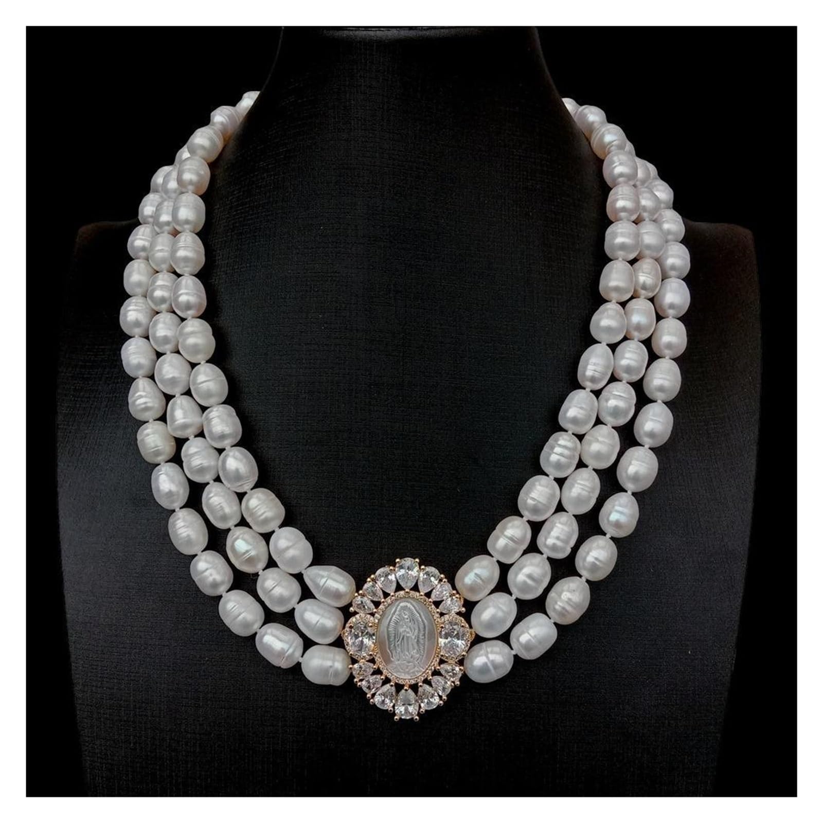 MIUYTRN Collana a più Fili di Perle di Riso Stile Classico Collana Girocollo d'Acqua Dolce a 3 File Collana con Pendente a Conchiglia con cammeo Gioielli da Donna cuicui